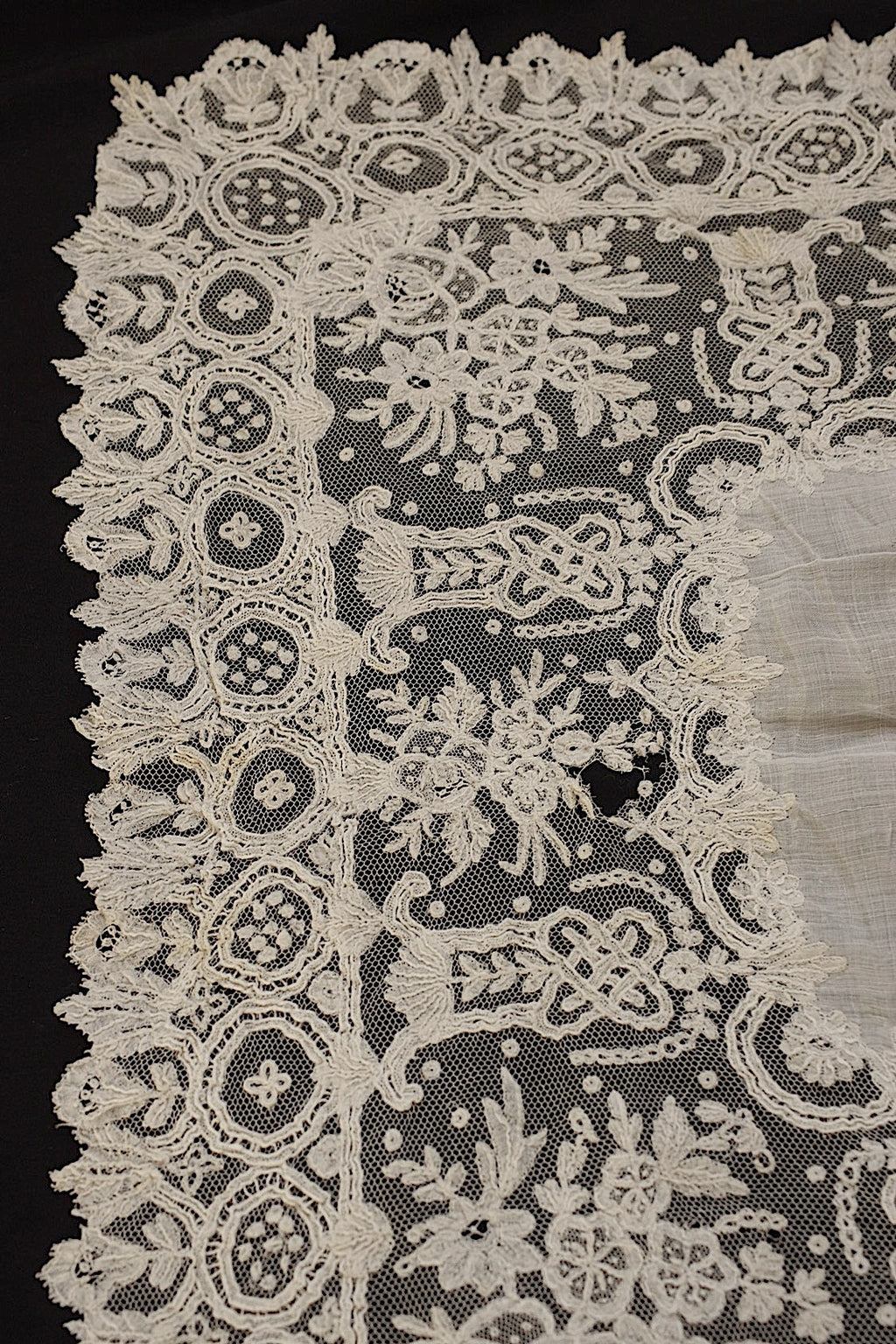 Mouchoir ancien en dentelle dentelle ancinne