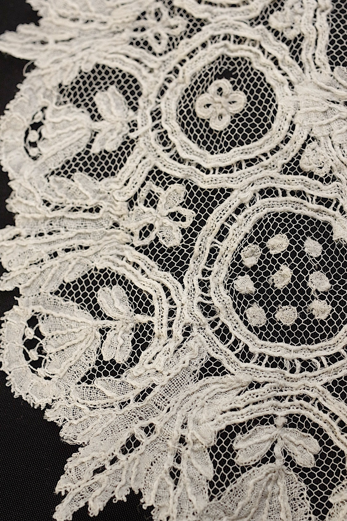 Mouchoir ancien en dentelle dentelle ancinne