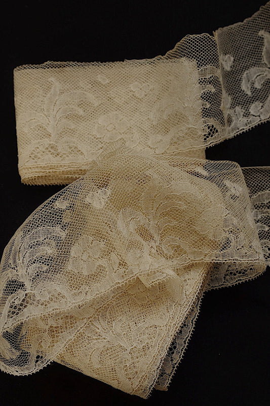 アンティークレース　dentelle ancinne 350 210cm