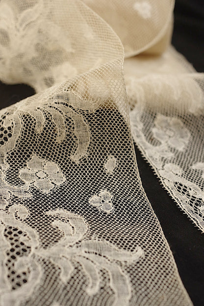 アンティークレース　dentelle ancinne 350 210cm