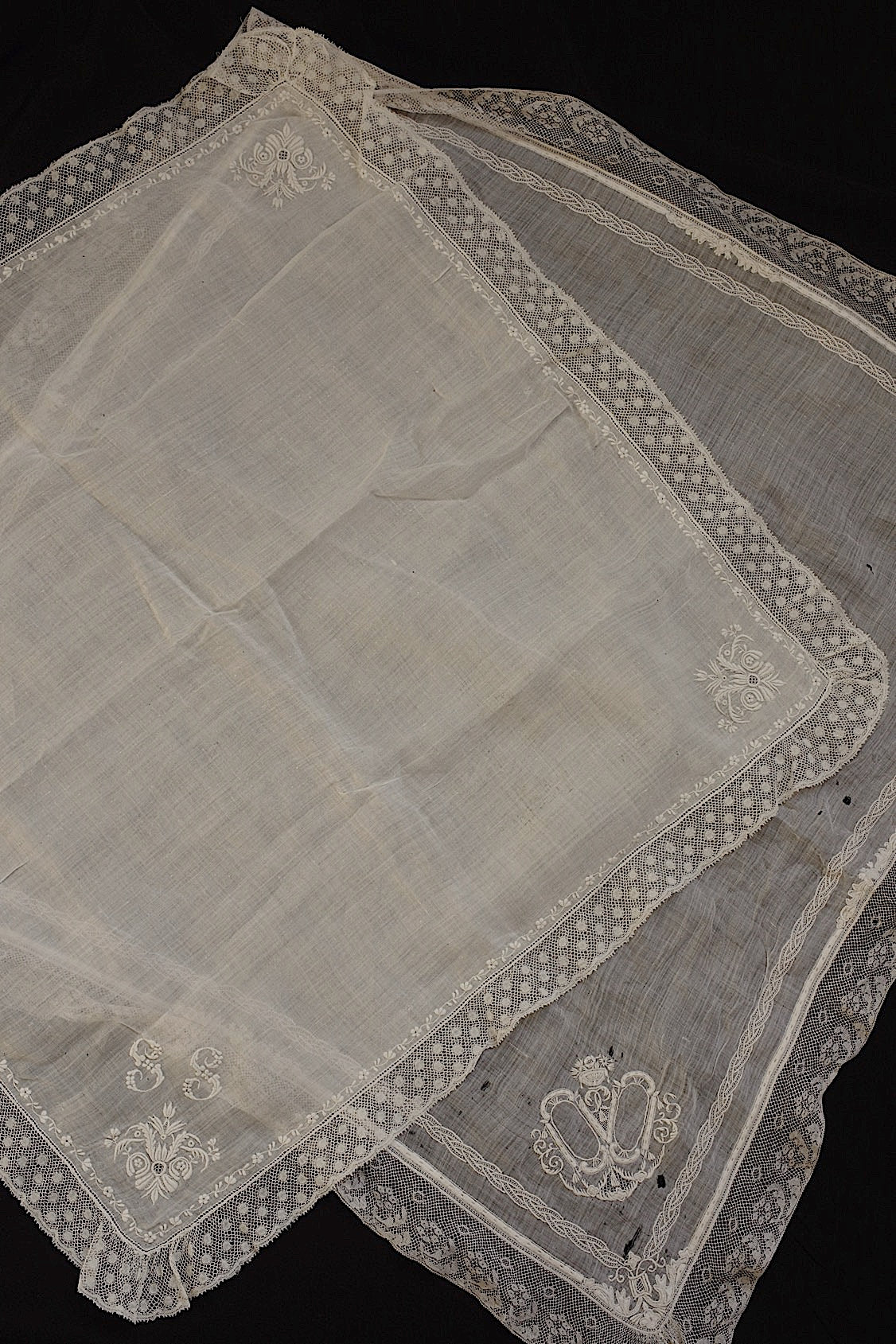 アンティークレース　dentelle ancinne 刺繍ハンカチ素材用