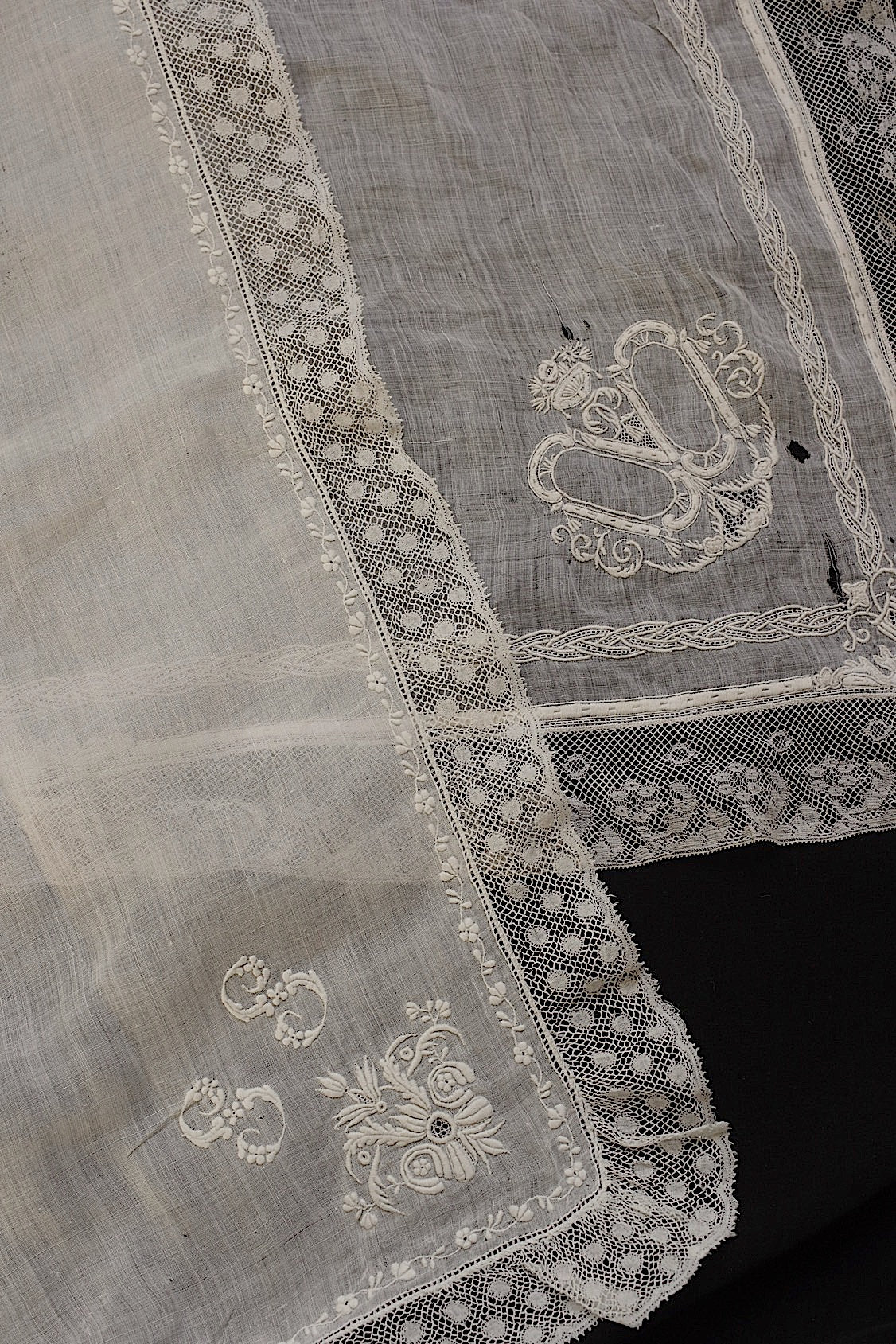 アンティークレース　dentelle ancinne 刺繍ハンカチ素材用