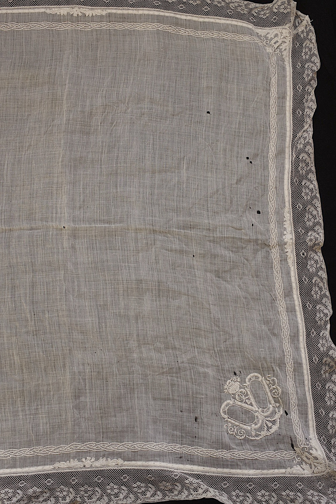 アンティークレース　dentelle ancinne 刺繍ハンカチ素材用