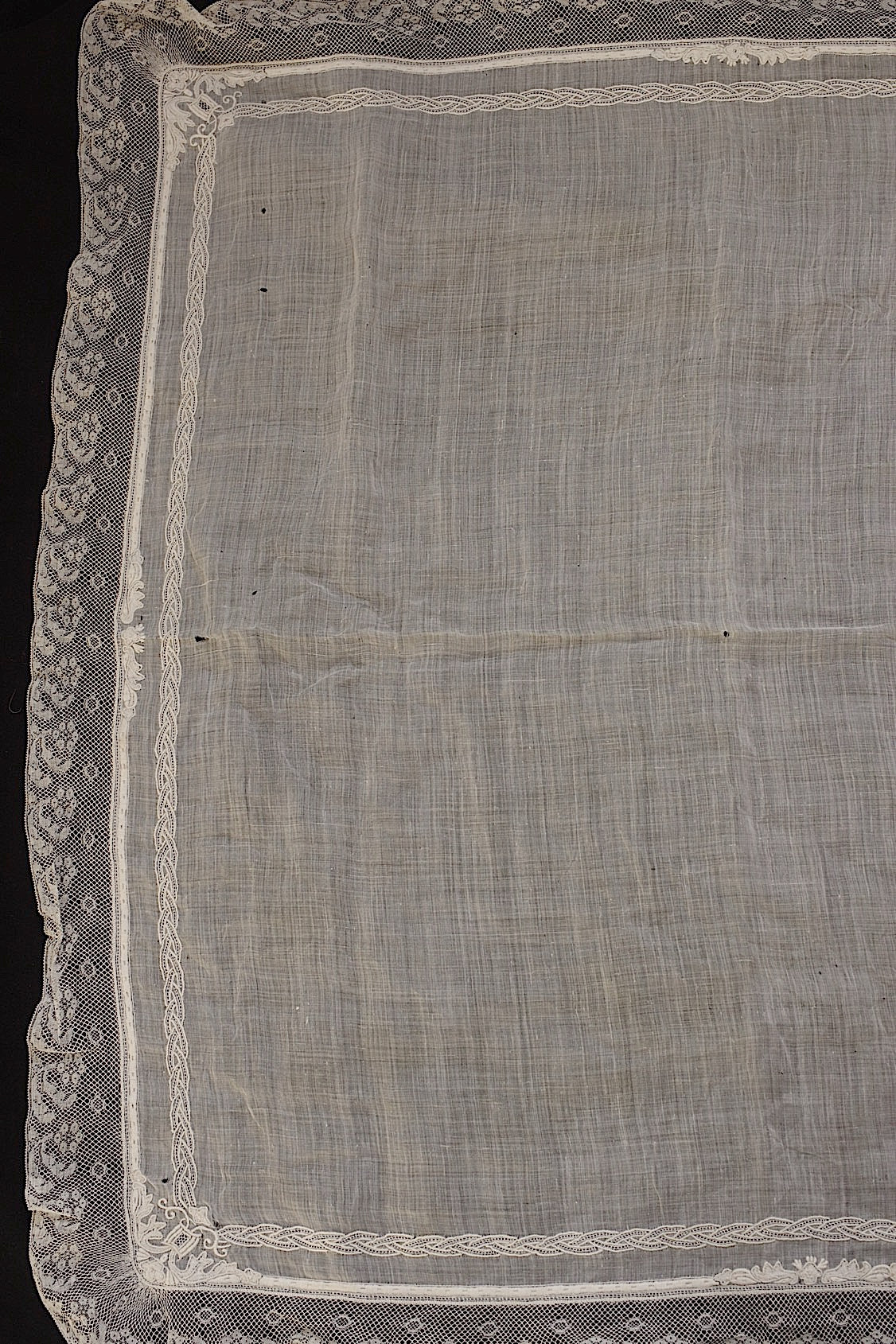 アンティークレース　dentelle ancinne 刺繍ハンカチ素材用