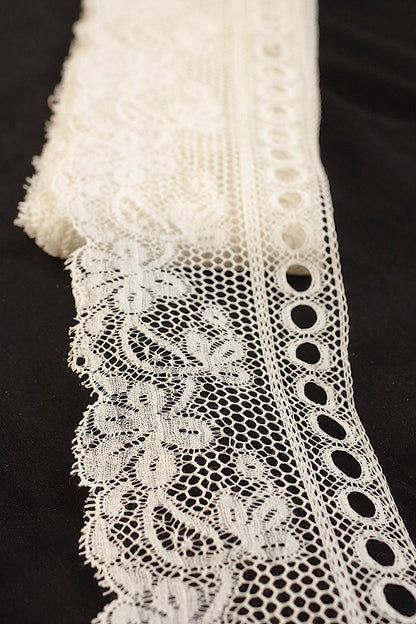 アンティークレース　dentelle ancinne　リボン通し付き