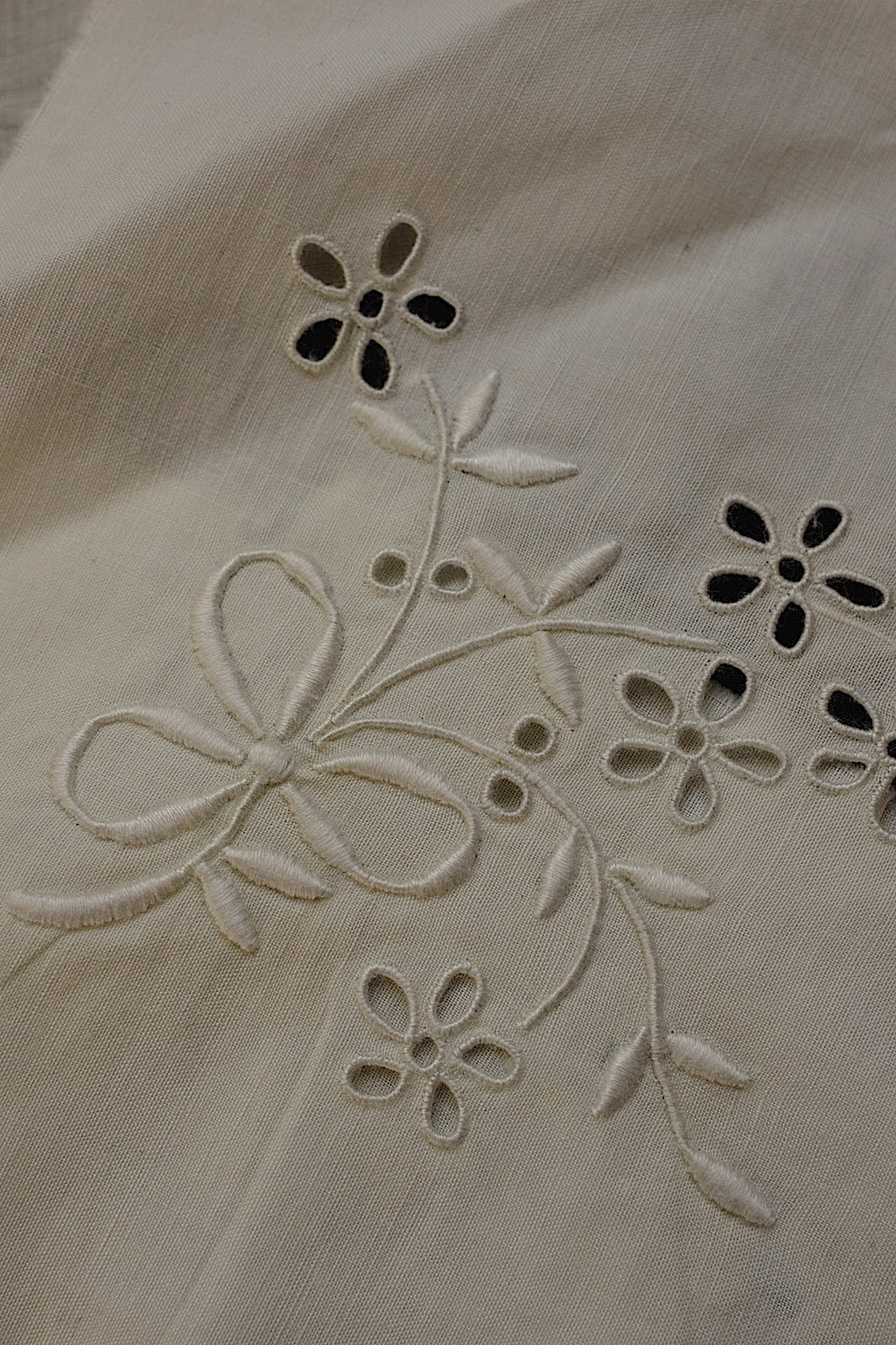 アンティークレース　dentelle ancinne　刺繍ハギレ ＋モチーフ