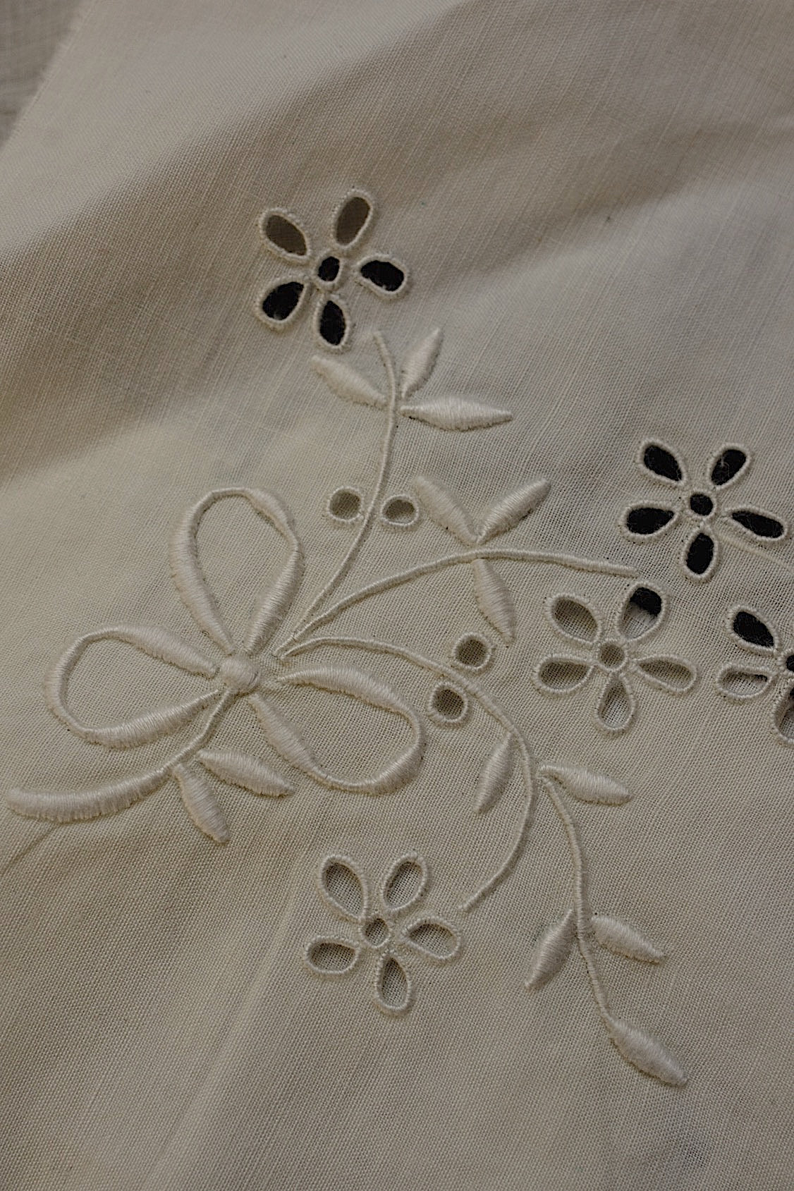 アンティークレース　dentelle ancinne　刺繍ハギレ ＋モチーフ