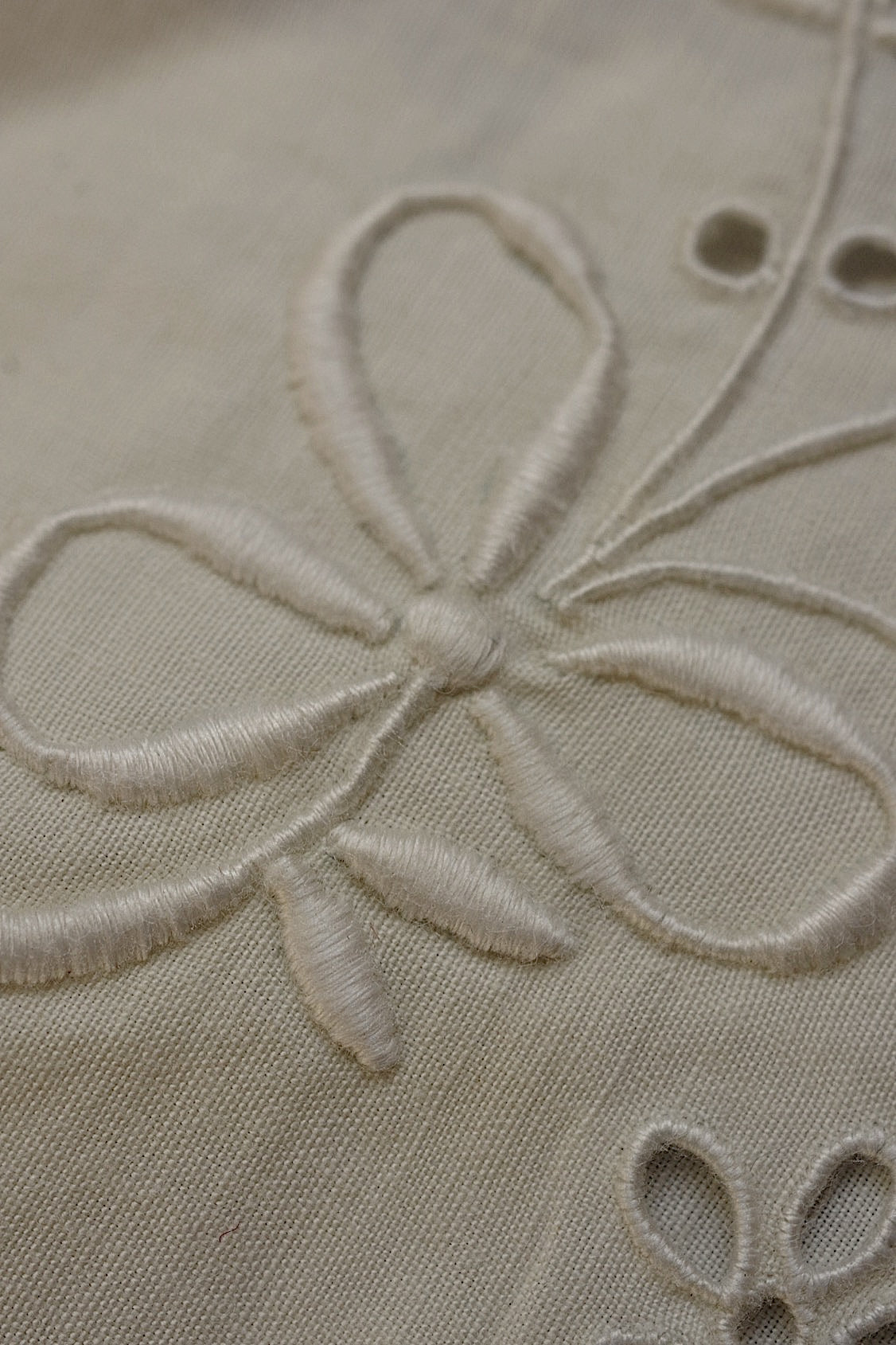 アンティークレース　dentelle ancinne　刺繍ハギレ ＋モチーフ