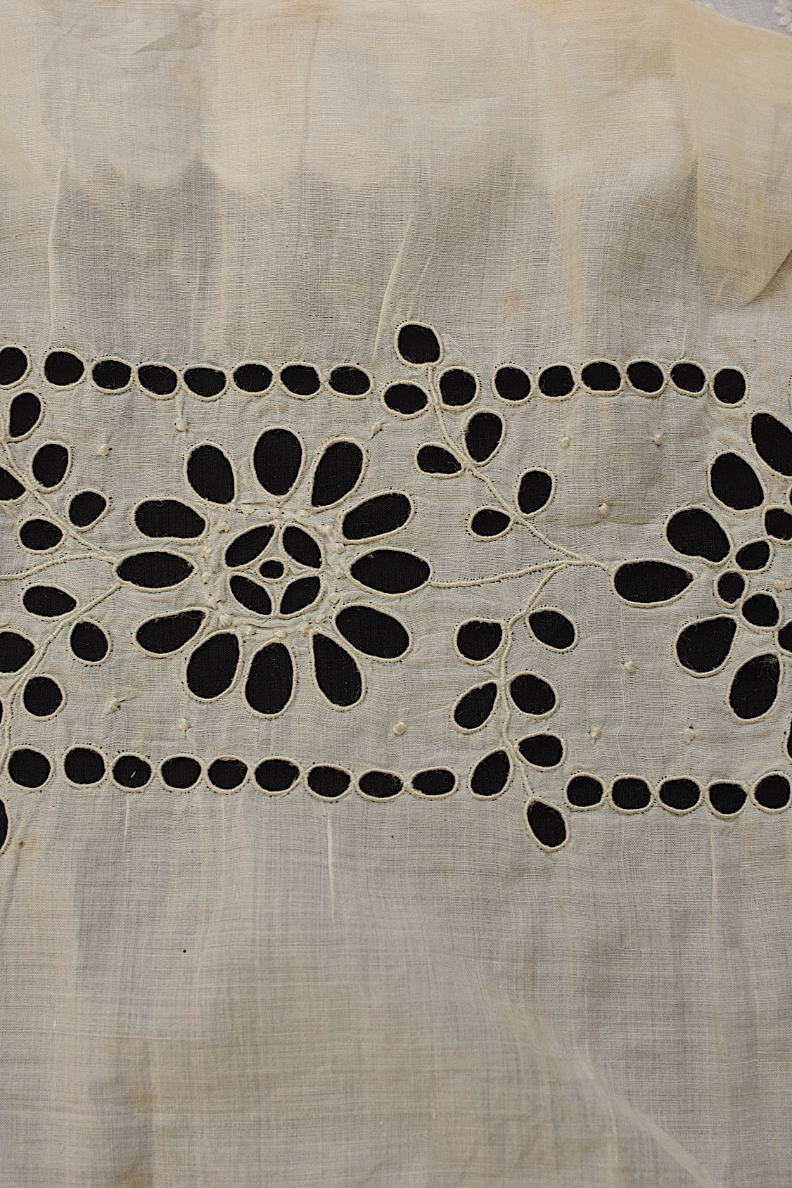 アンティークレース　dentelle ancinne　刺繍ハギレ ＋モチーフ