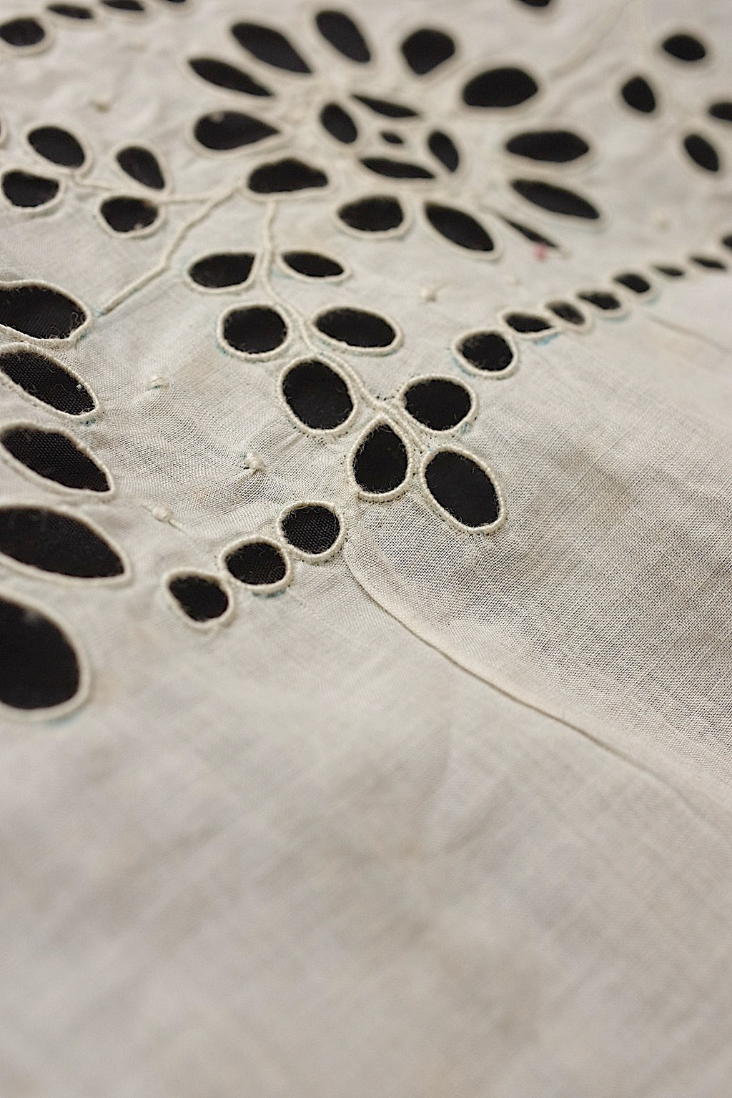 アンティークレース　dentelle ancinne　刺繍ハギレ ＋モチーフ