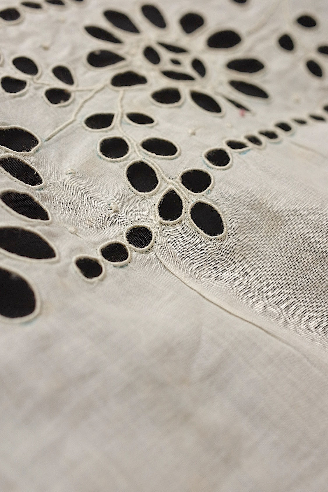 アンティークレース　dentelle ancinne　刺繍ハギレ ＋モチーフ