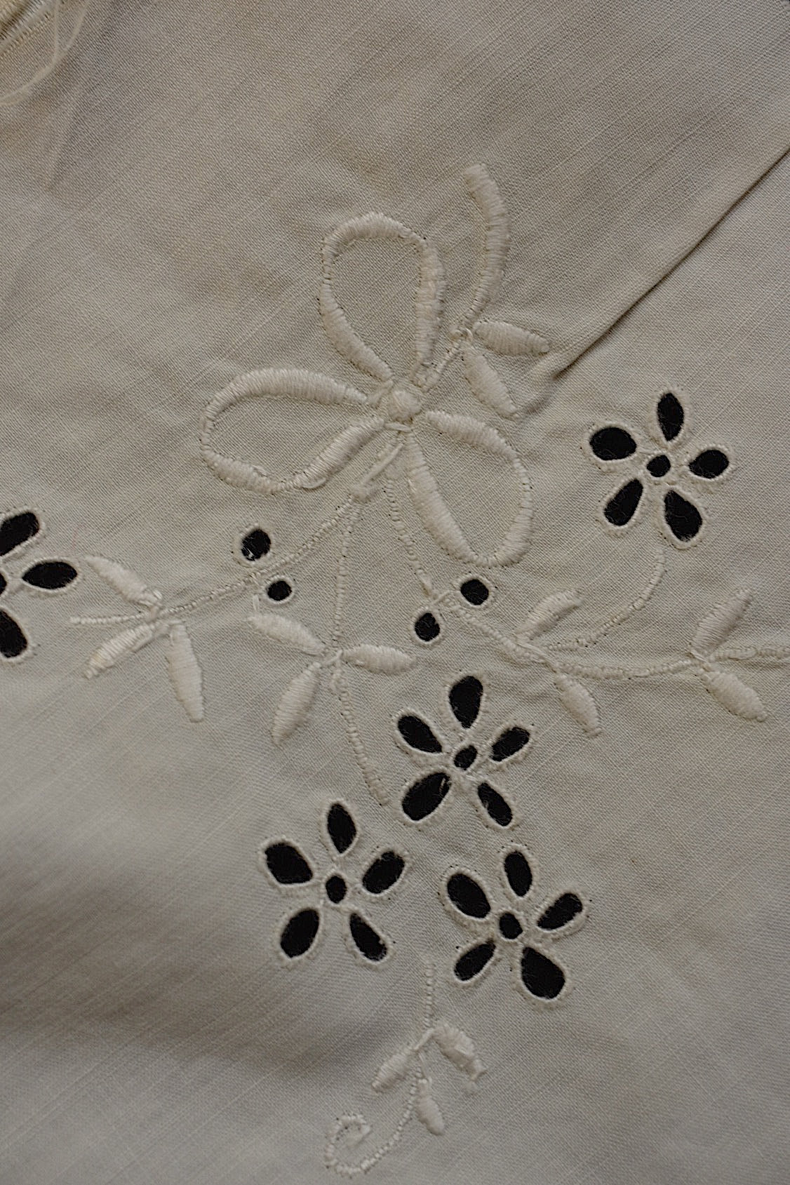 アンティークレース　dentelle ancinne　刺繍ハギレ ＋モチーフ