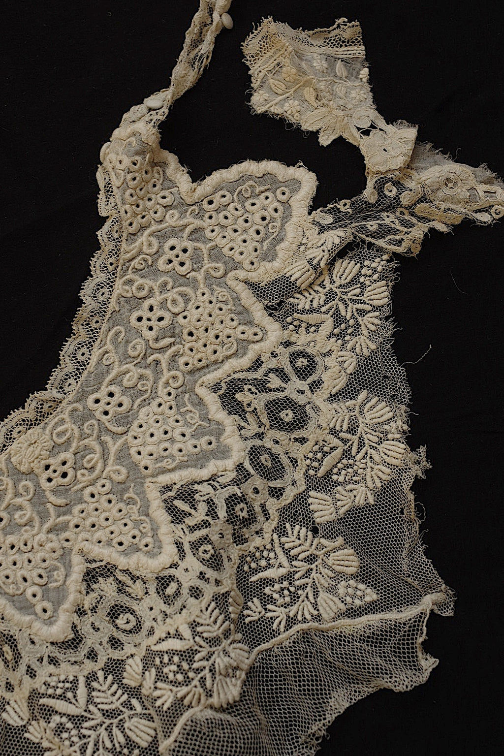 アンティークレース　dentelle ancinne　刺繍ハギレ素材用