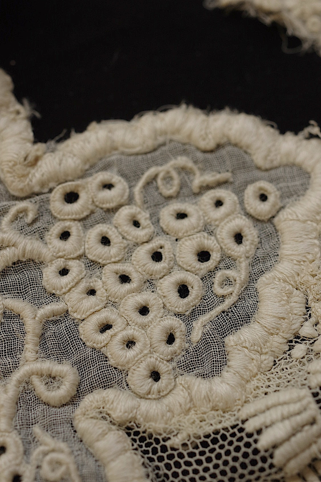 アンティークレース　dentelle ancinne　刺繍ハギレ素材用