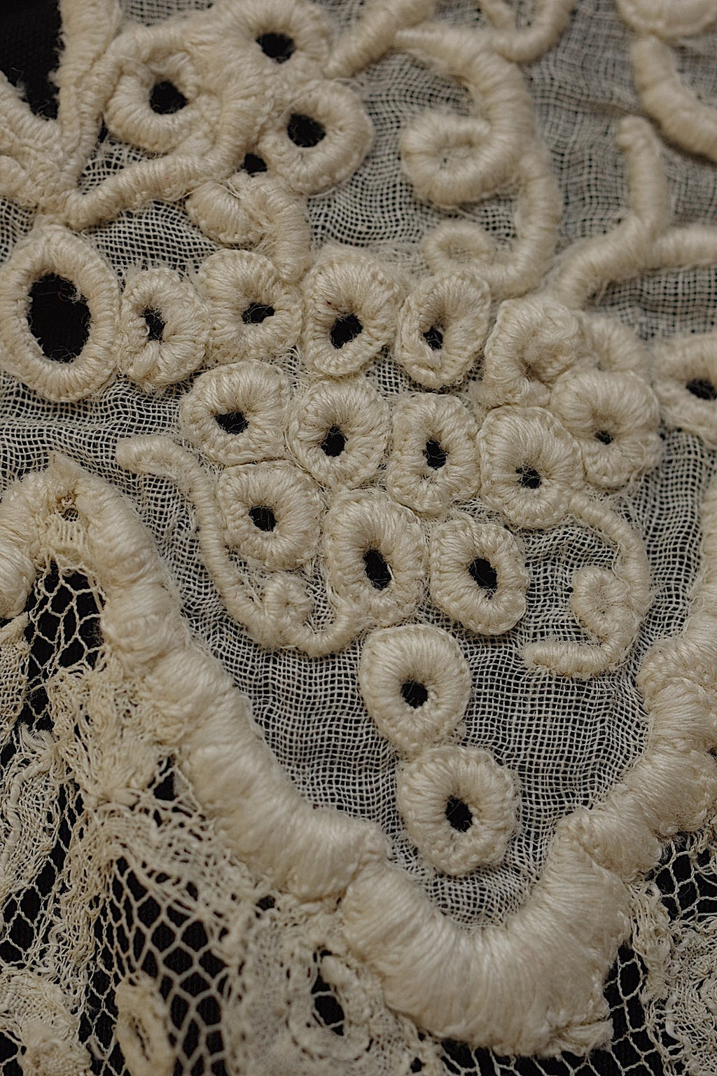 アンティークレース　dentelle ancinne　刺繍ハギレ素材用