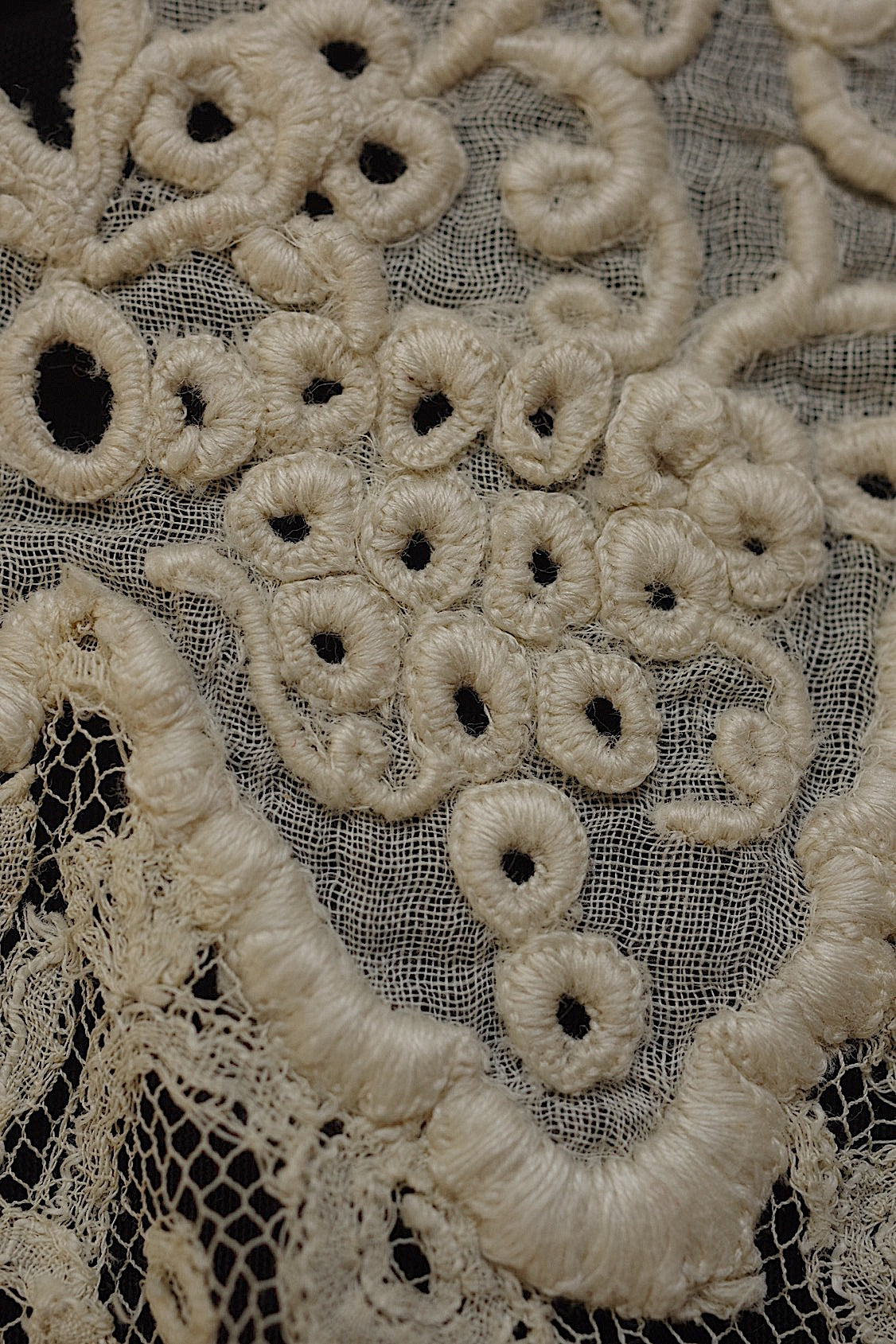 アンティークレース　dentelle ancinne　刺繍ハギレ素材用