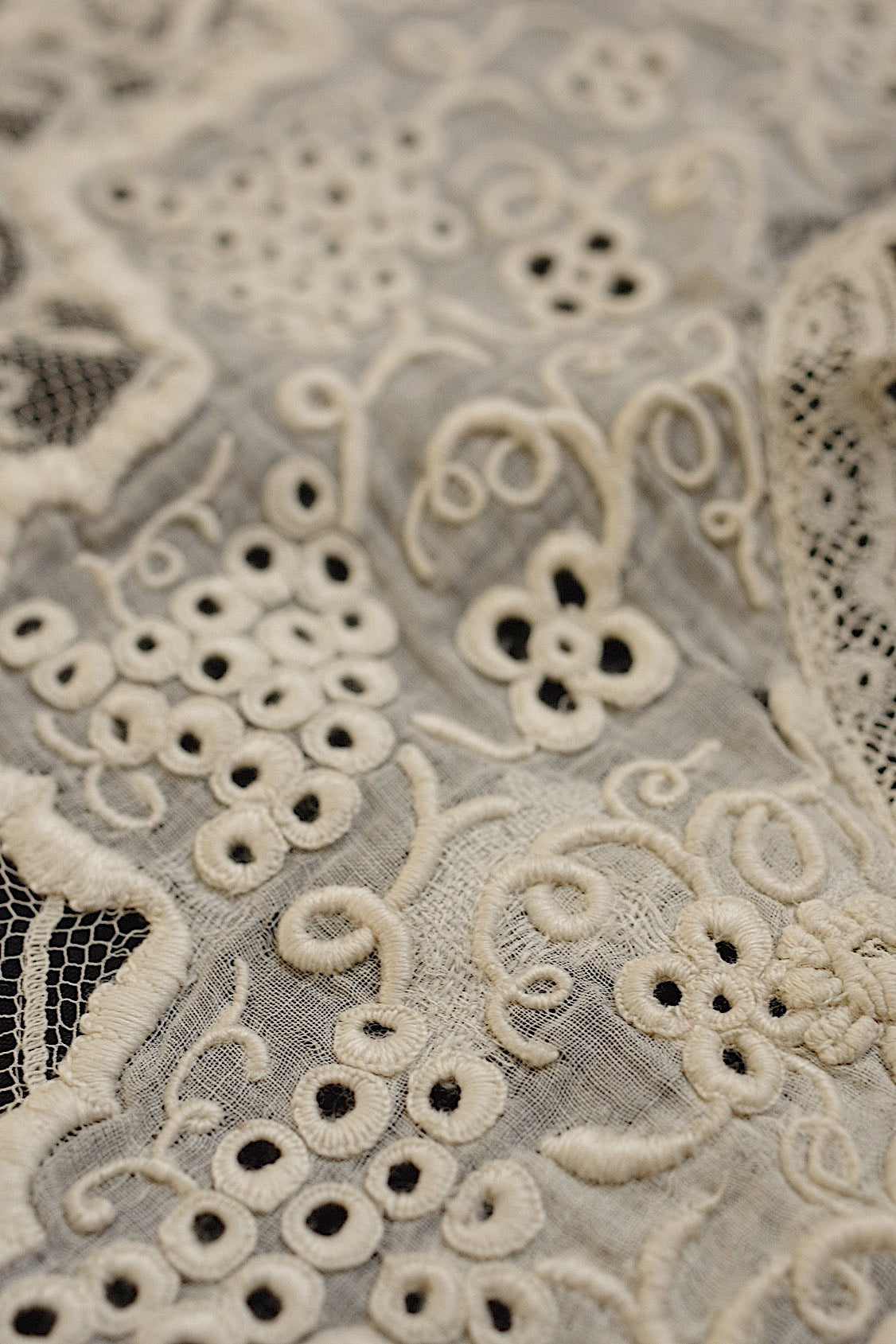 アンティークレース　dentelle ancinne　刺繍ハギレ素材用