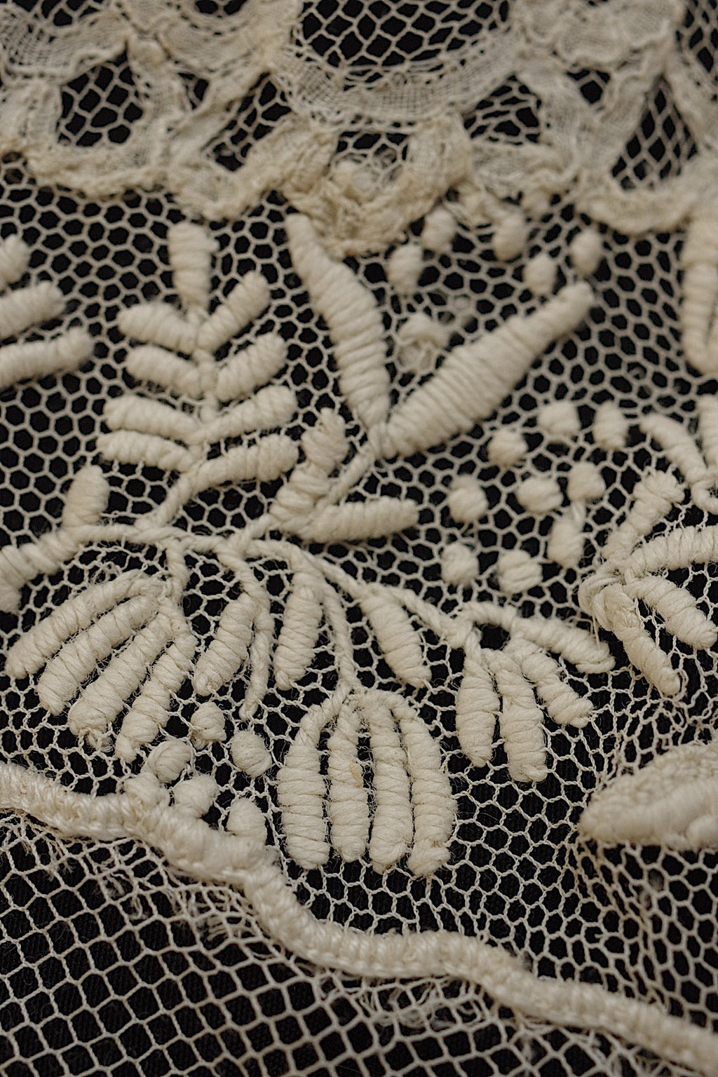 アンティークレース　dentelle ancinne　刺繍ハギレ素材用