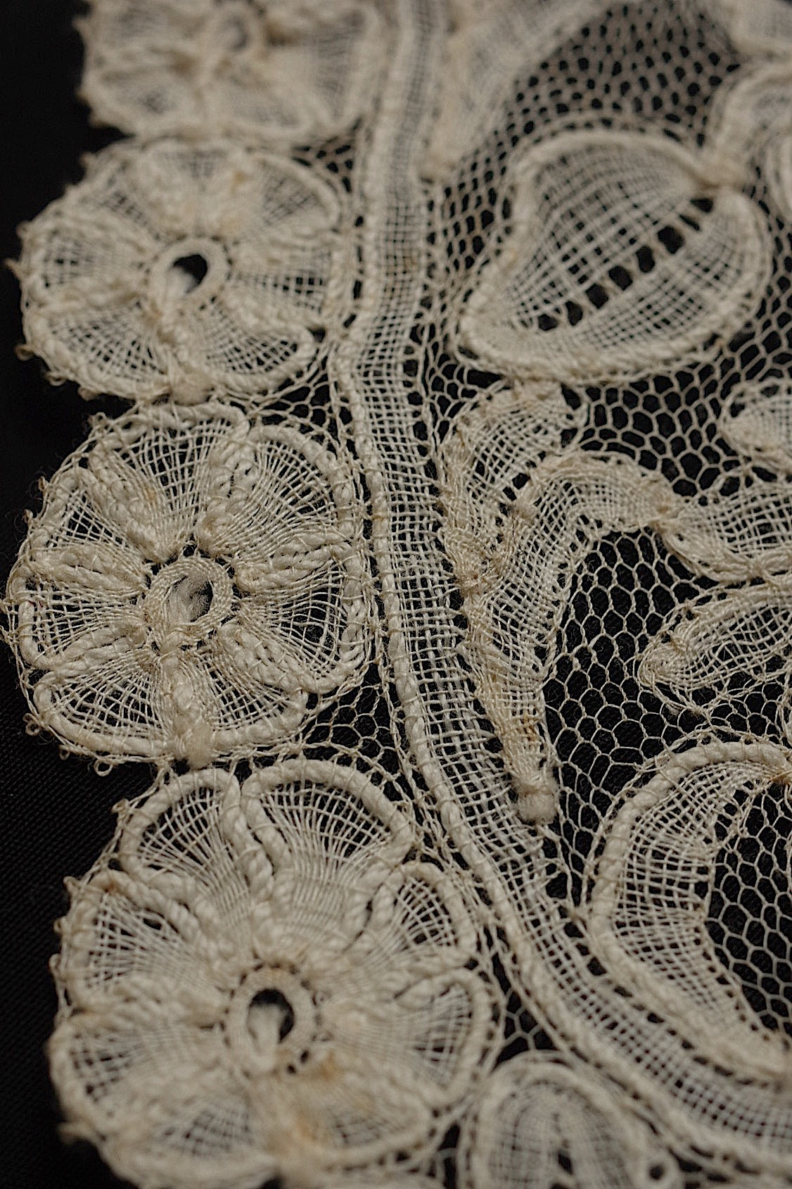 セール　アンティーク　デュシェスレース　ハンドメイド　胸あて　アンティークレース アンティークレース dentelle ancinne デュシェス - .FR a l'epoque