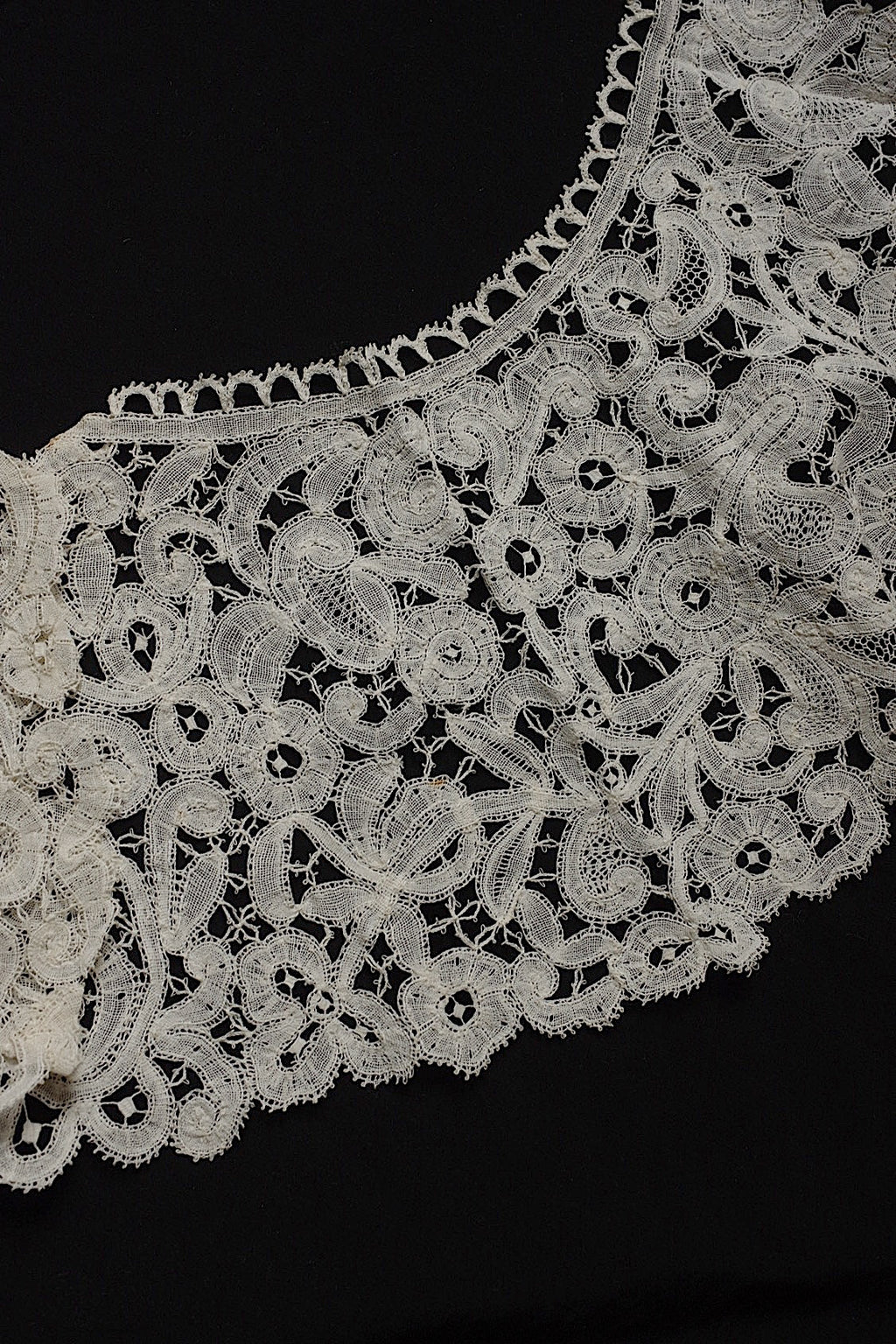 アンティークレース　dentelle ancinne　デュシェス2