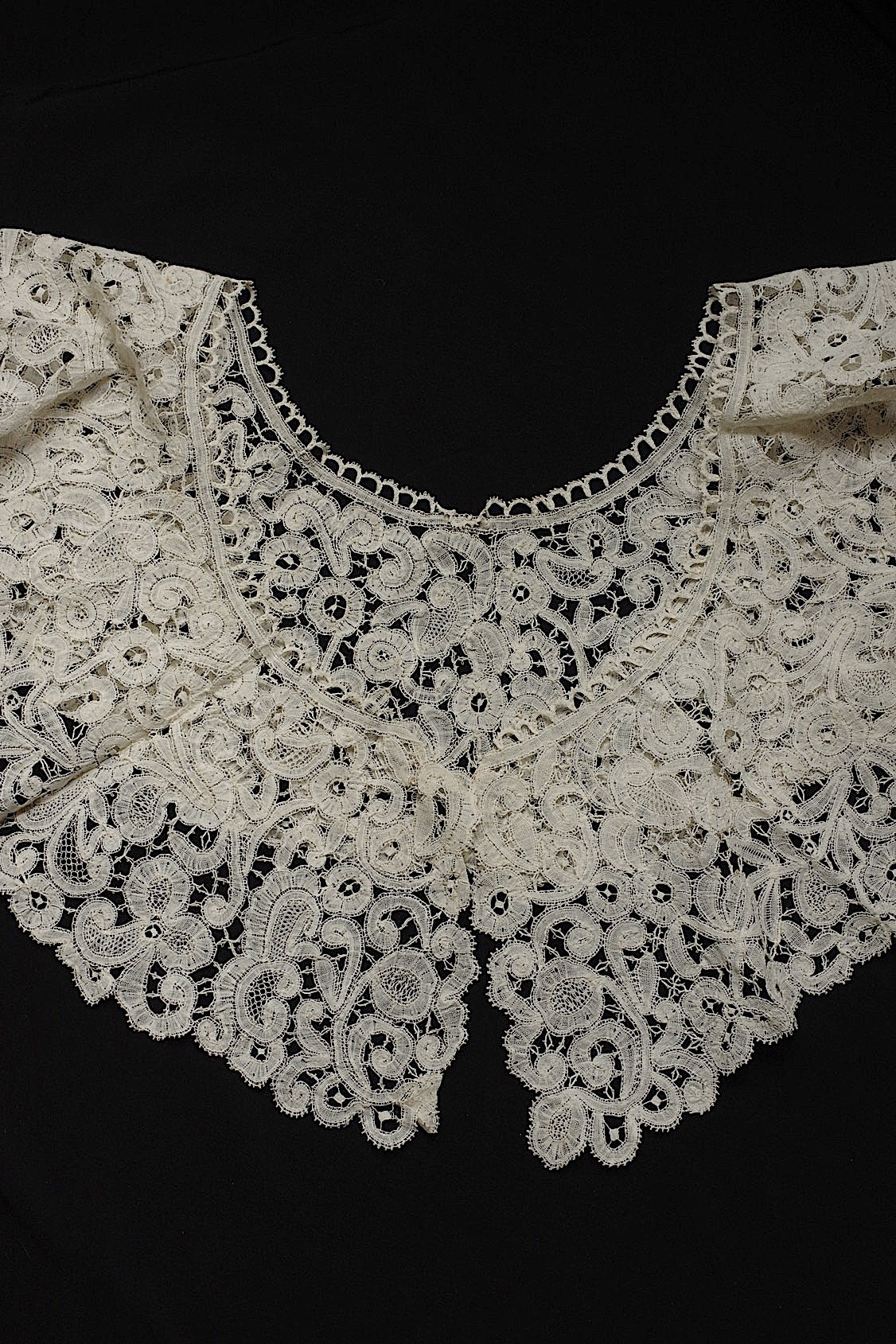 アンティークレース　dentelle ancinne　デュシェス2