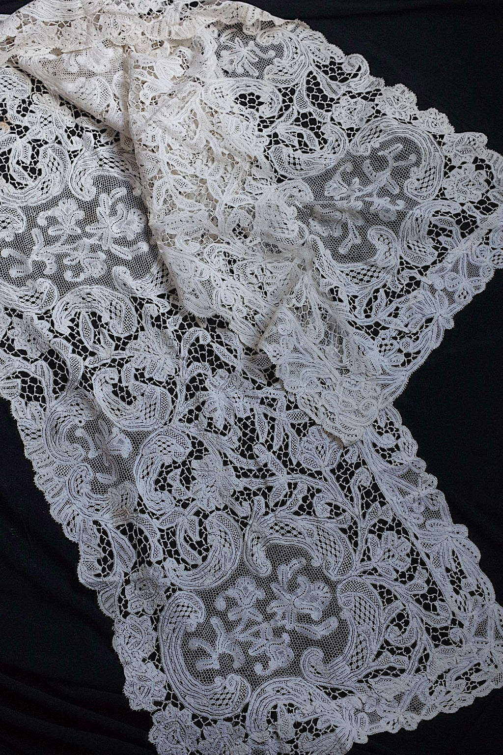 アンティークレース　dentelle ancinne　nappe