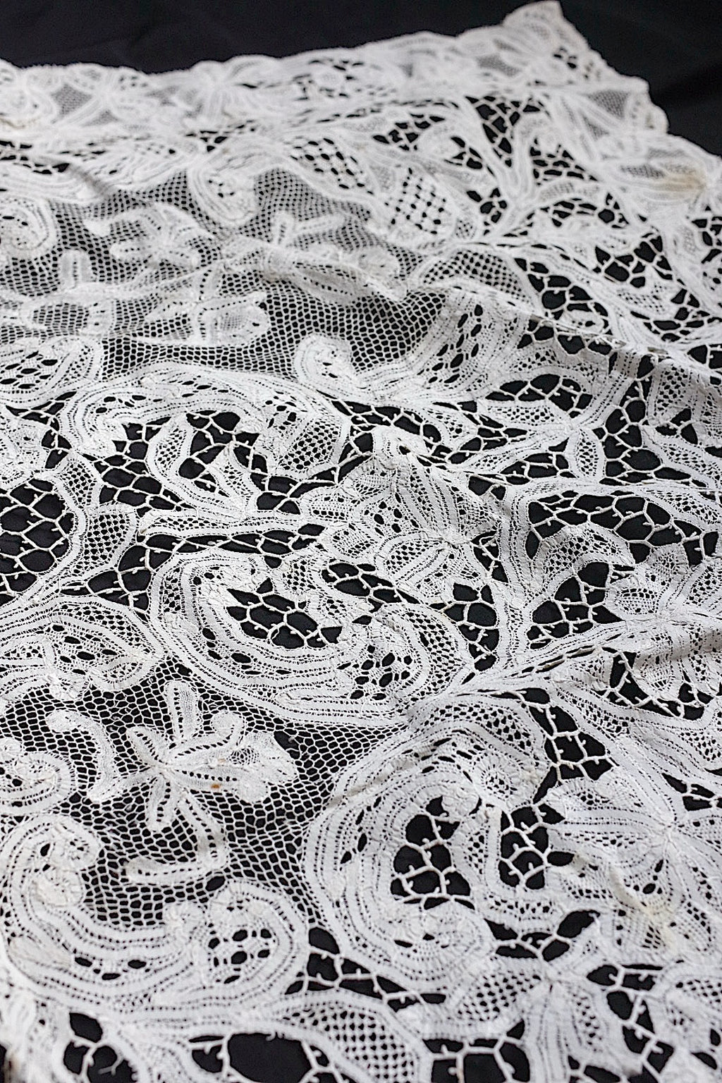 アンティークレース　dentelle ancinne　nappe