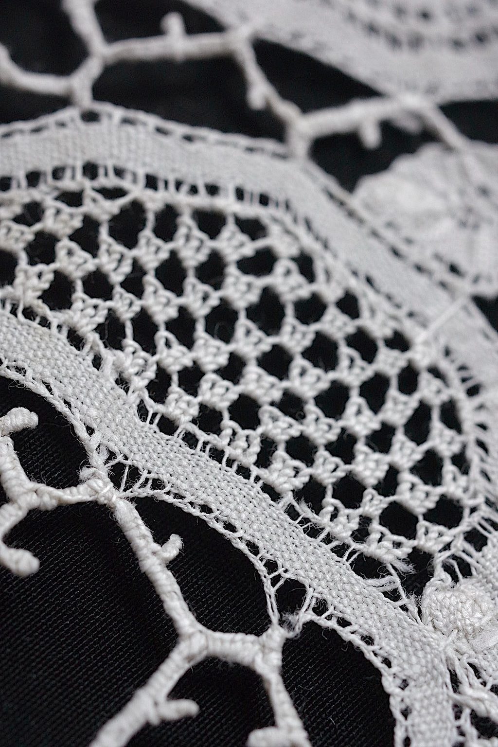 アンティークレース　dentelle ancinne　nappe