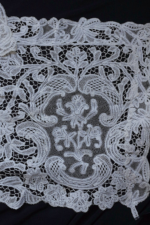 アンティークレース　dentelle ancinne　nappe