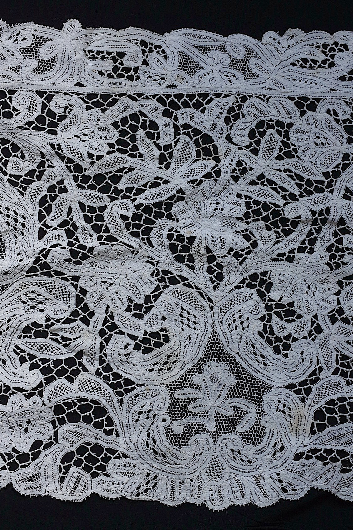 la dentelle ♡* アンティークレース見本シート 小 アンティークレース dentelle ancinne nappe - .FR a l'epoque