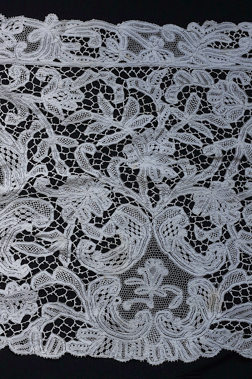 アンティークレース　dentelle ancinne　nappe