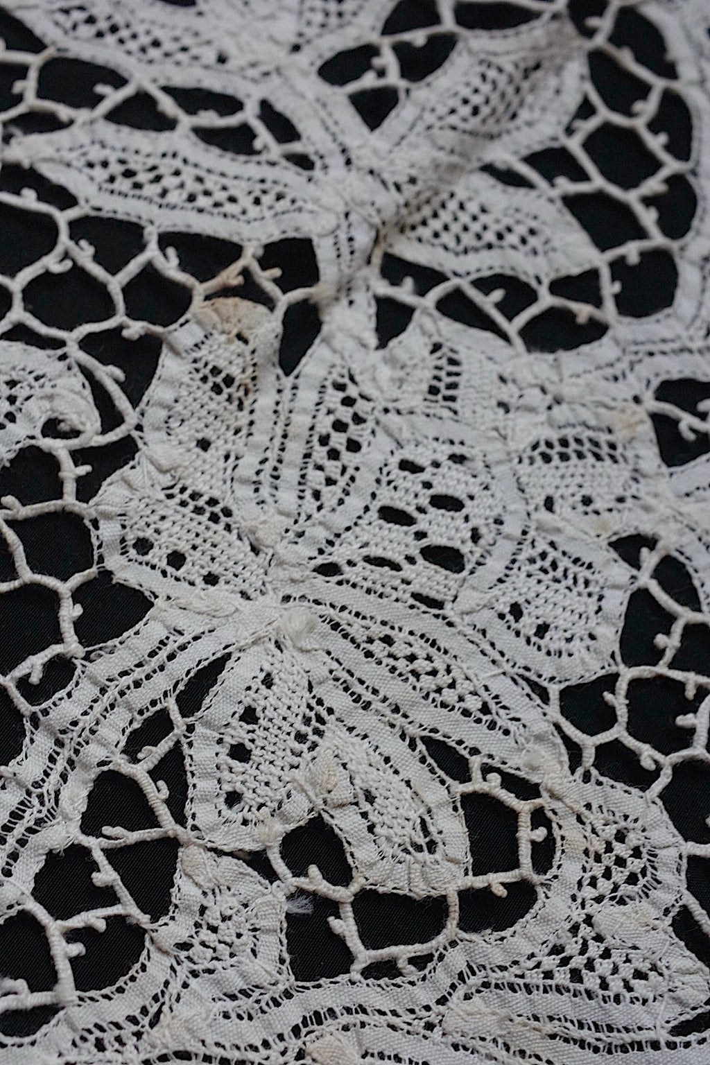 アンティークレース　dentelle ancinne　nappe