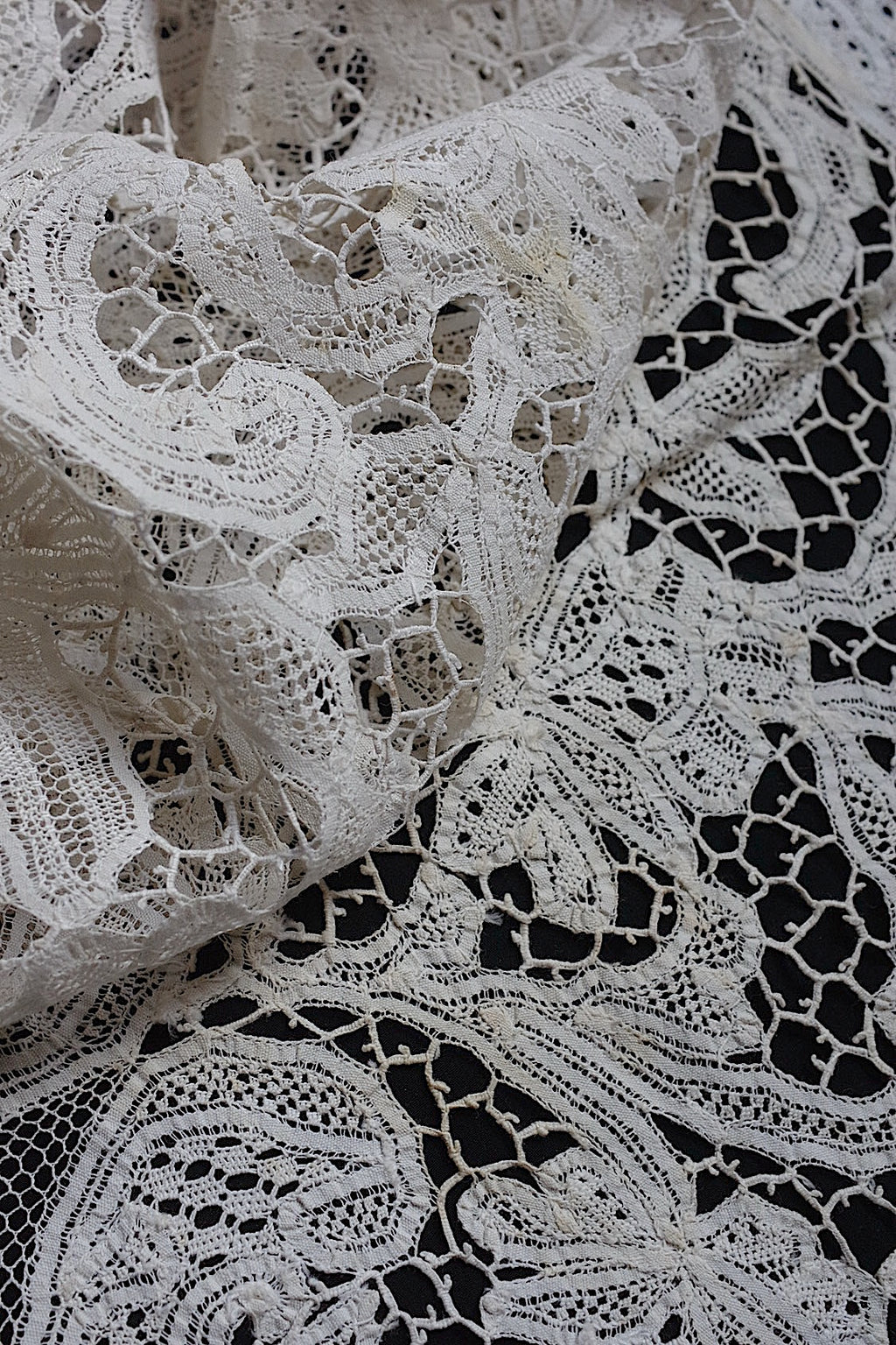 アンティークレース　dentelle ancinne　nappe