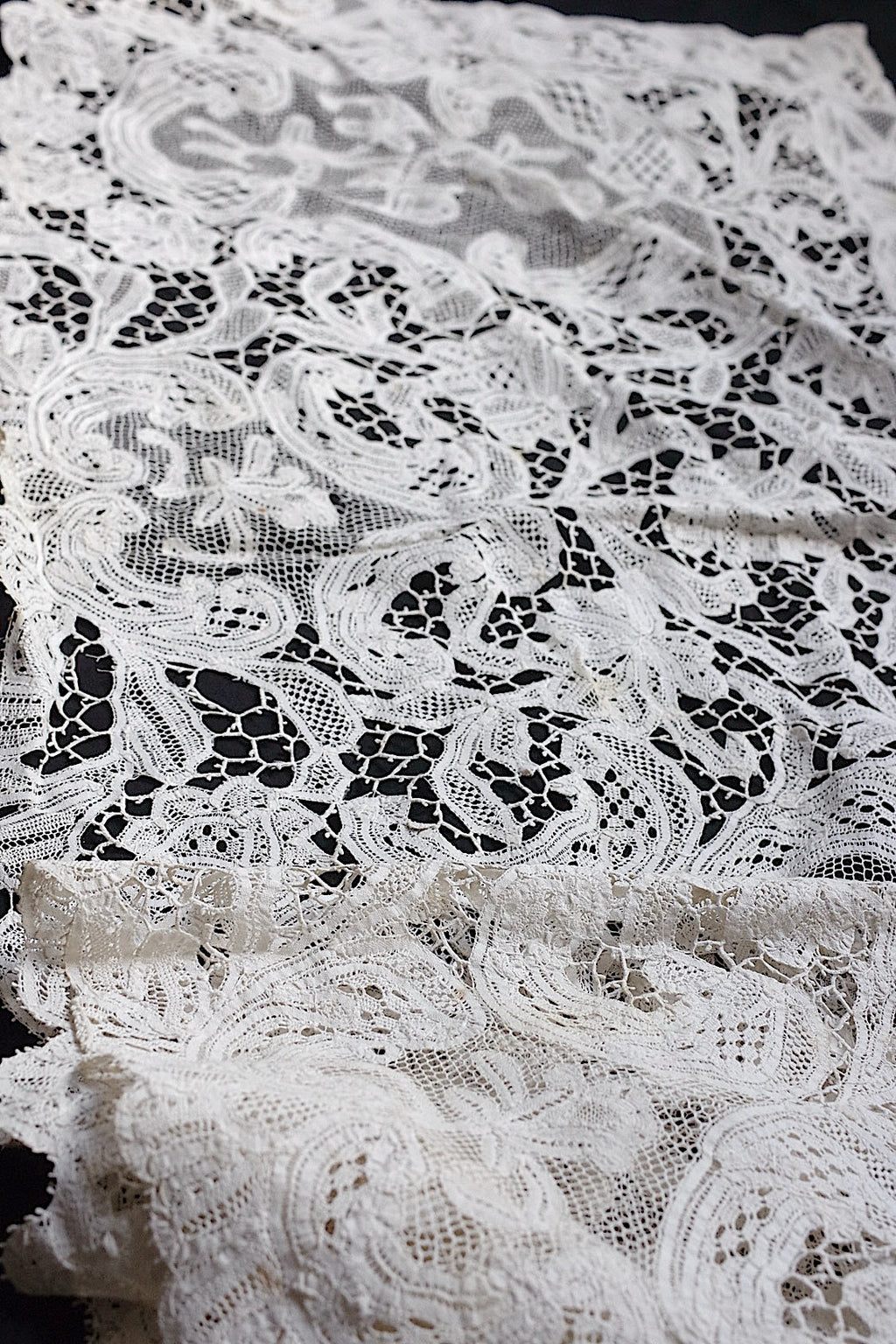 アンティークレース　dentelle ancinne　nappe