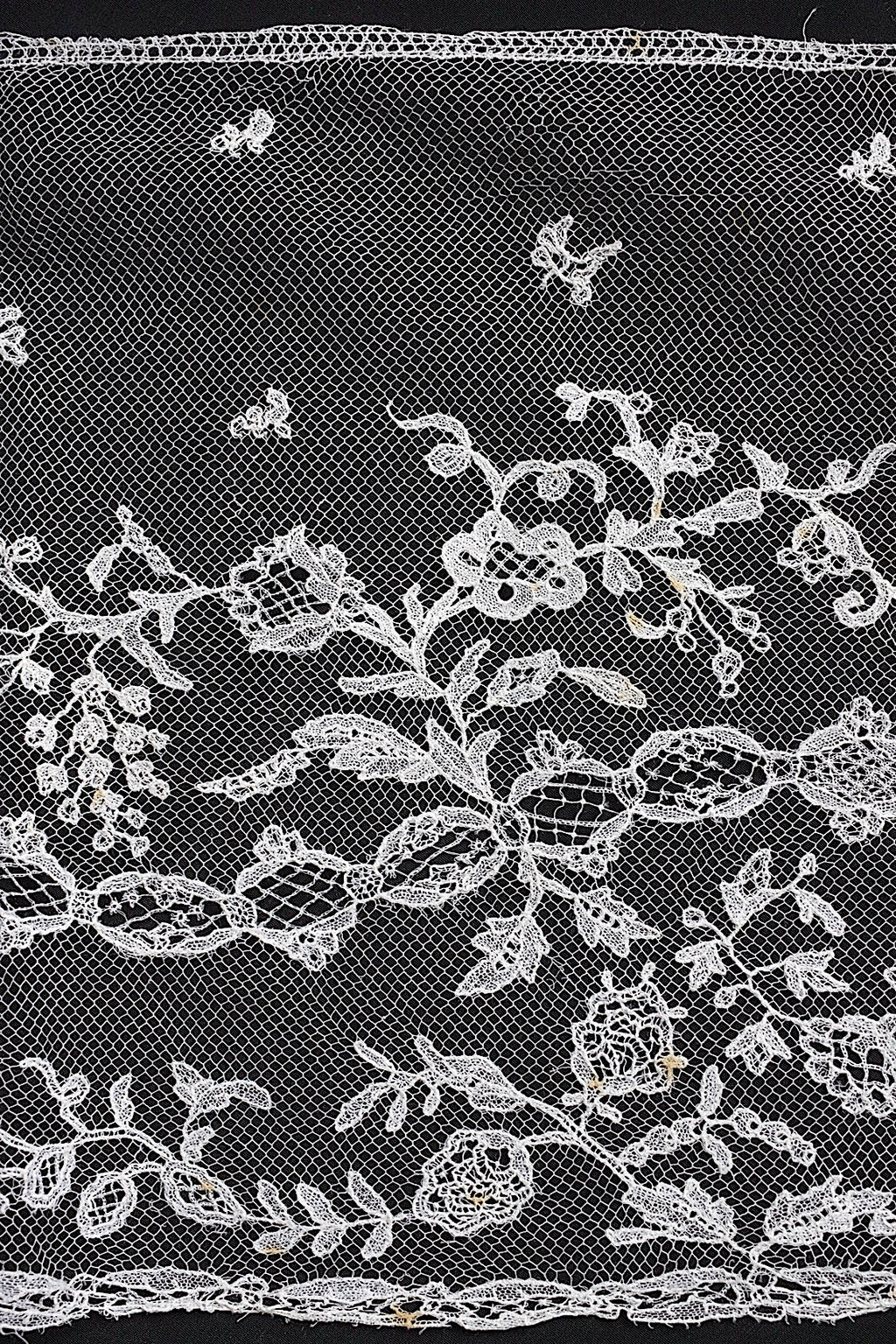 アンティークレース　dentelle ancinne　357cm