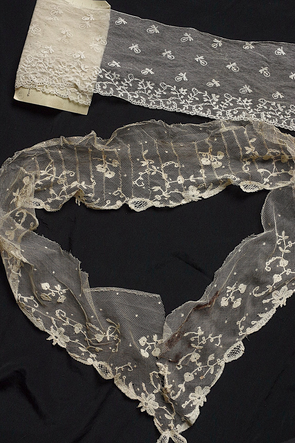 アンティークレース　dentelle ancinne　113cm＋おまけ