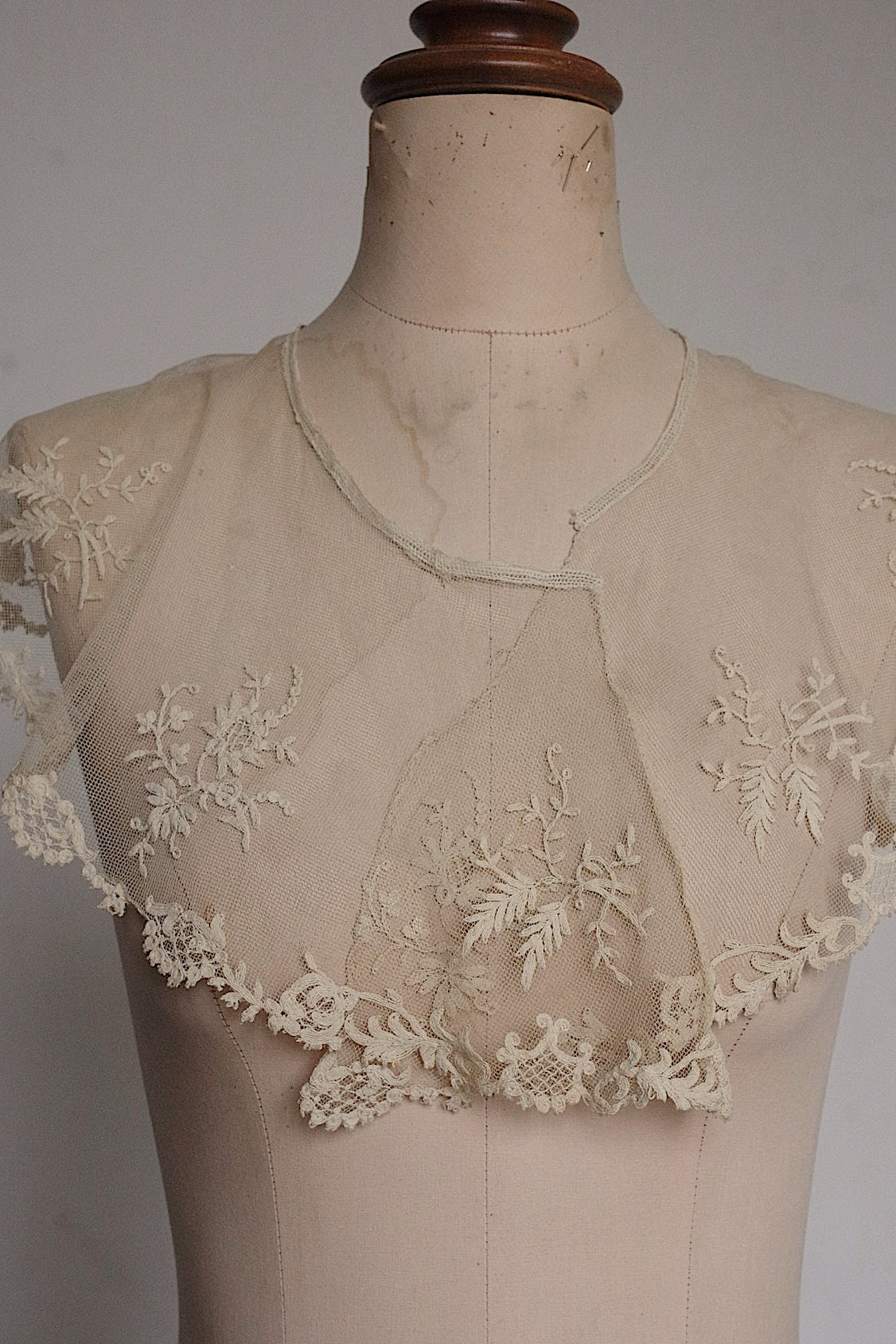 アンティークレース　dentelle ancinne　チュール襟