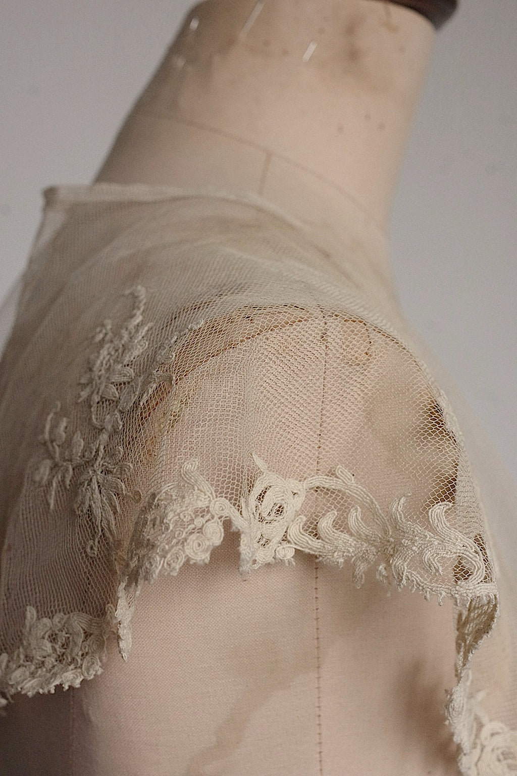 アンティークレース　dentelle ancinne　チュール襟