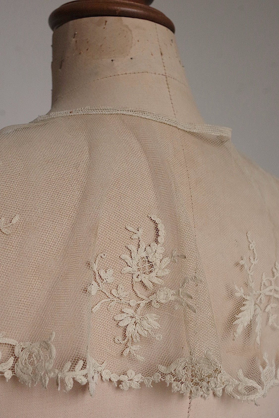 アンティークレース　dentelle ancinne　チュール襟