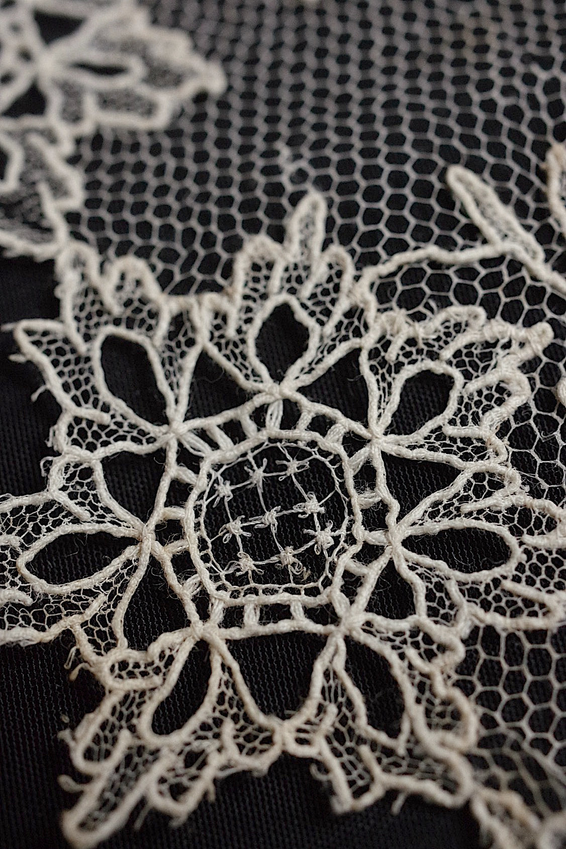 アンティークレース　dentelle ancinne　アプリカッションアングレテール