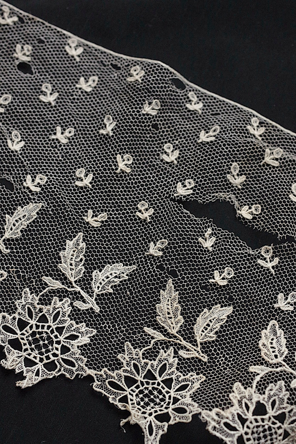 アンティークレース　dentelle ancinne　アプリカッションアングレテール