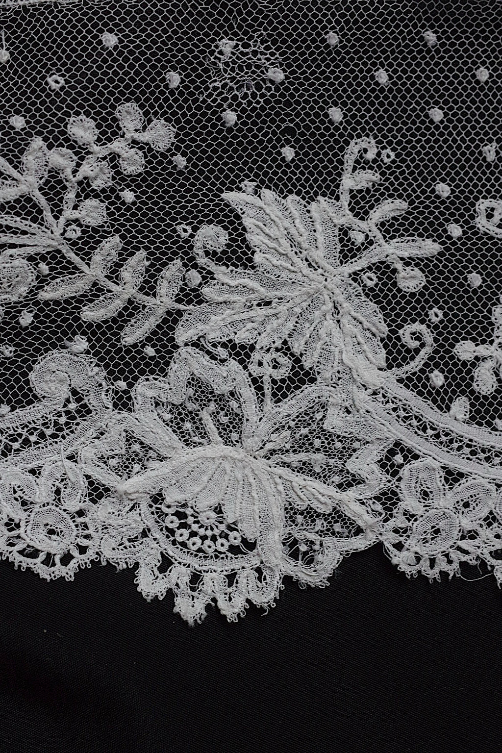 アンティークレース　dentelle ancinne　アプリカッションアングレテール