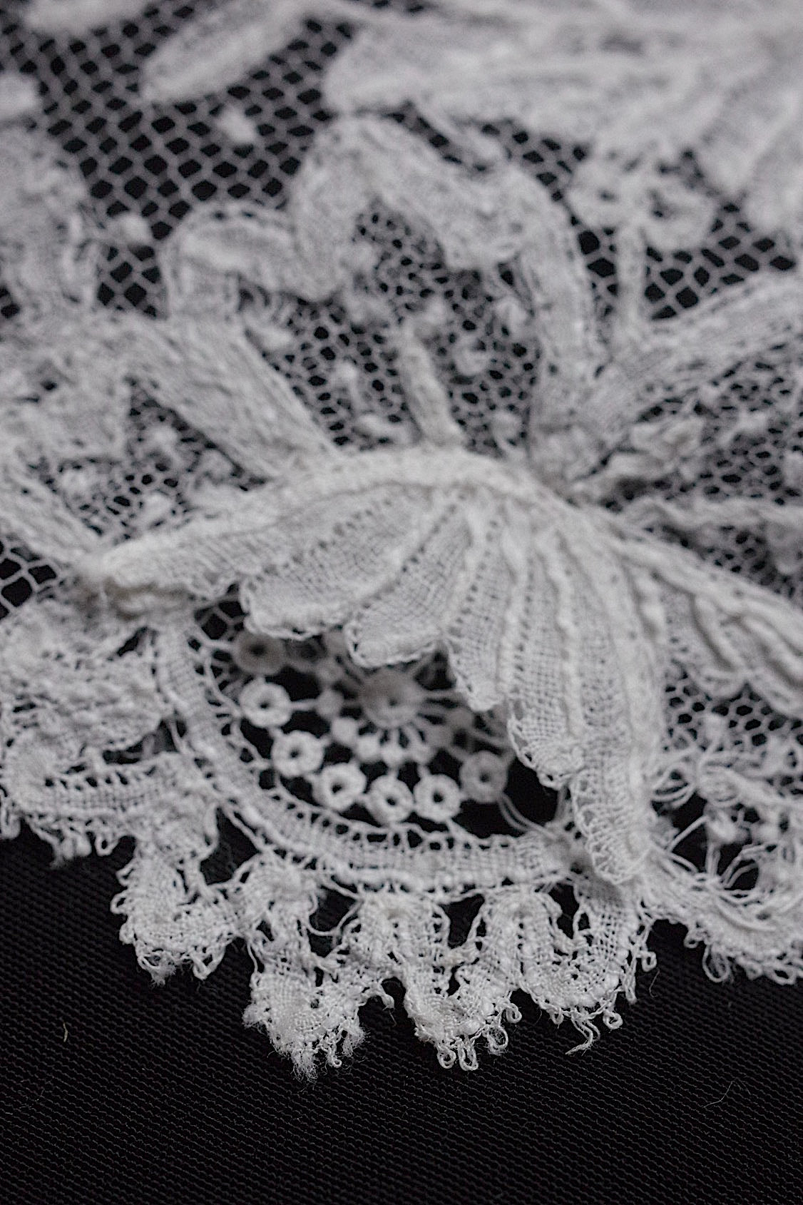 アンティークレース　dentelle ancinne　アプリカッションアングレテール