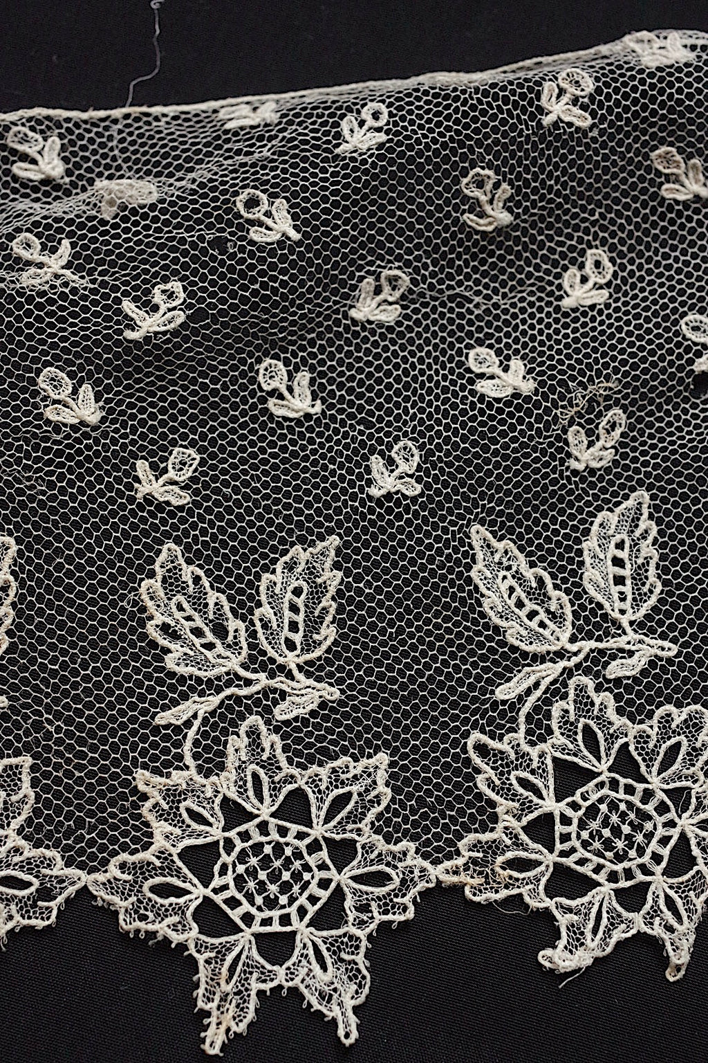 アンティークレース　dentelle ancinne　アプリカッションアングレテール