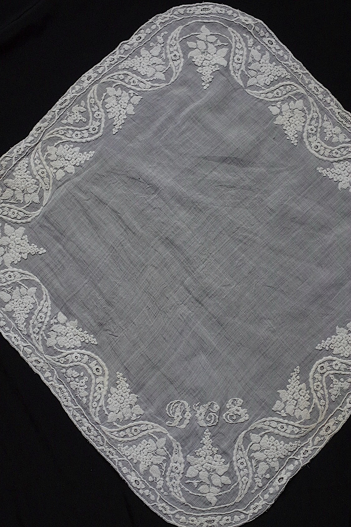 アンティークレース　dentelle ancinne　ハンカチ