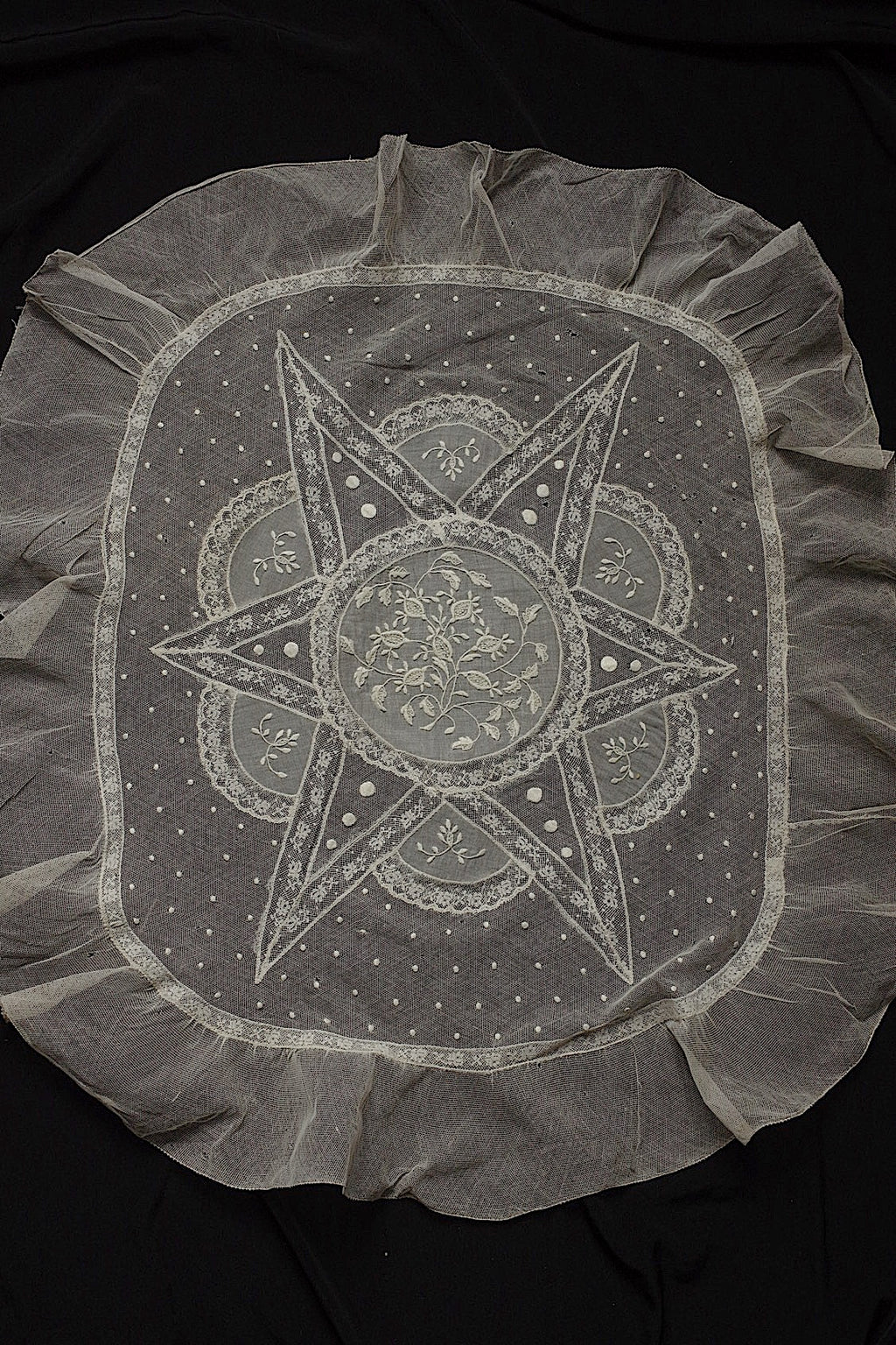 アンティークレース　dentelle ancinne　刺繍クロス