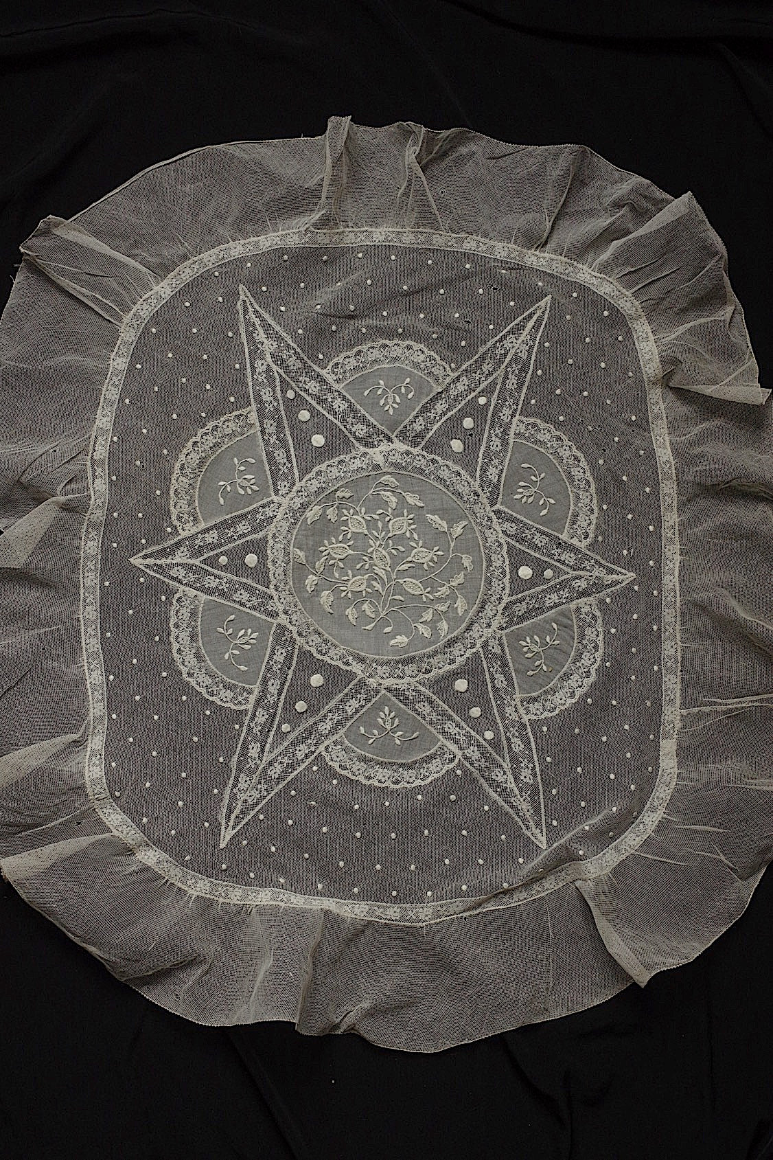 アンティークレース　dentelle ancinne　刺繍クロス