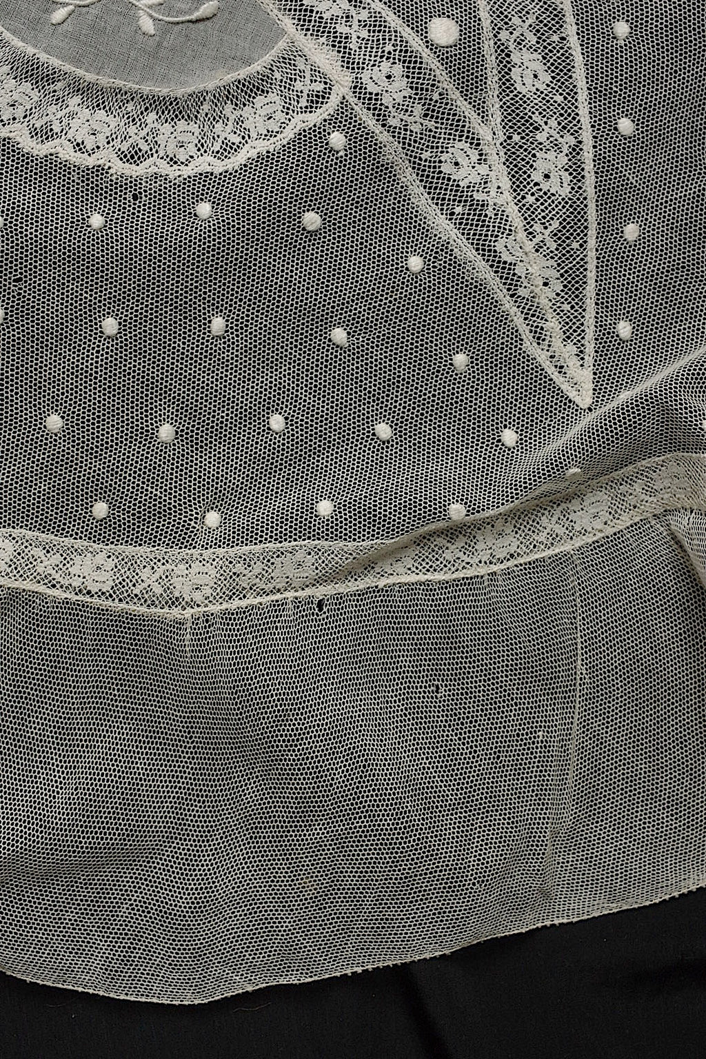 アンティークレース　dentelle ancinne　刺繍クロス