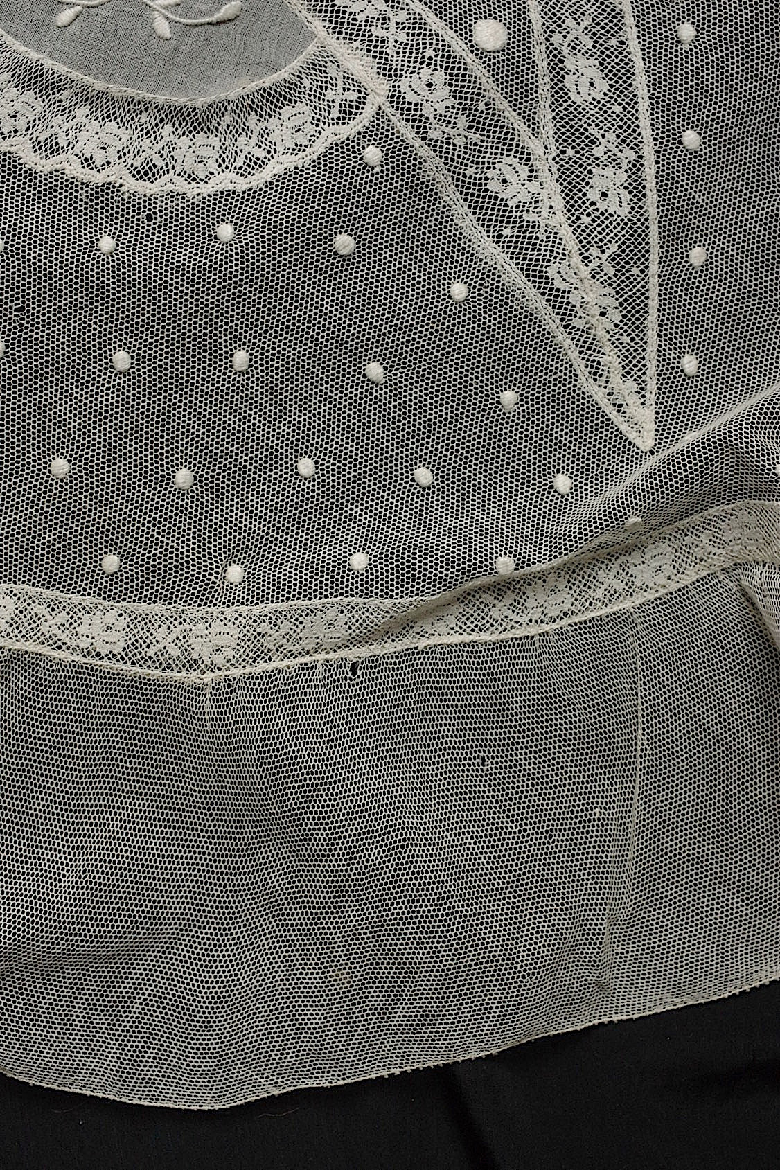 アンティークレース　dentelle ancinne　刺繍クロス