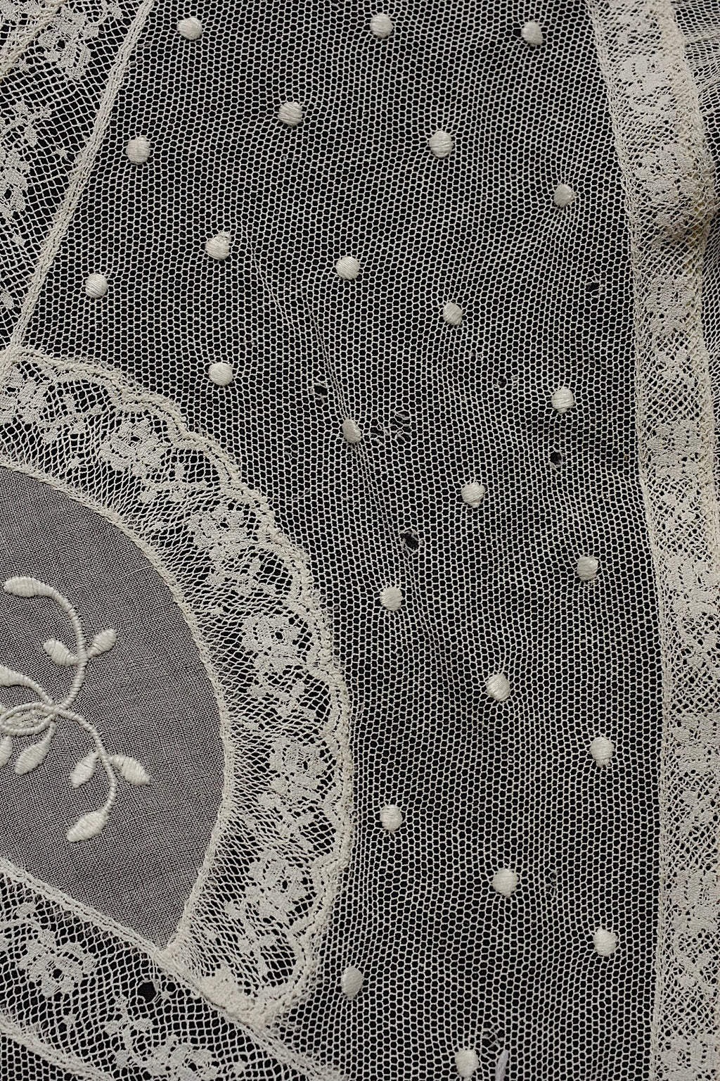 アンティークレース　dentelle ancinne　刺繍クロス